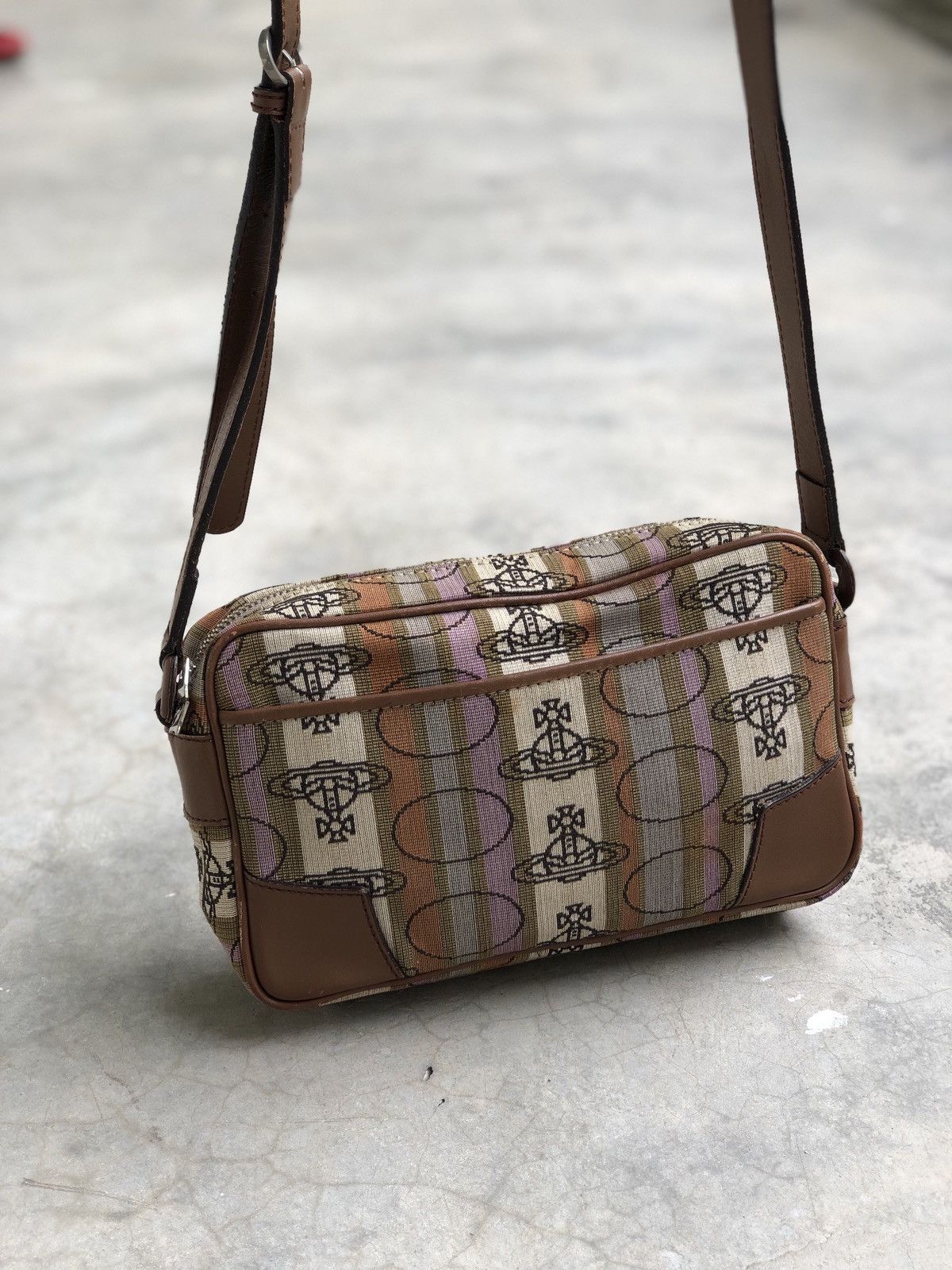 Vivienne Westwood Rare Vintage Vivienne Westwood Embroidered Orb Shoulder Bag Size ONE SIZE - 3 Thumbnail