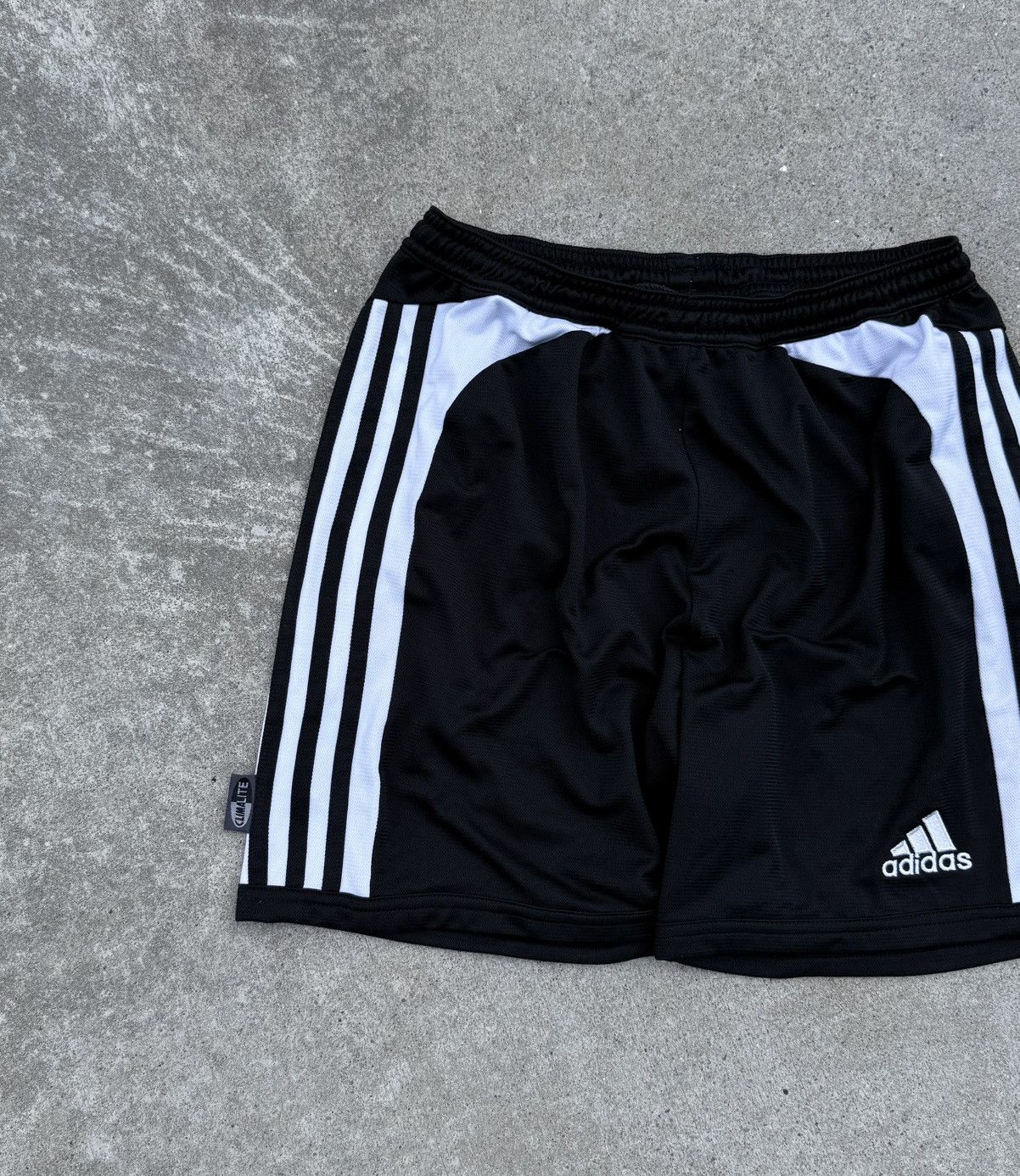 Adidas Vintage Adidas y2k streetwear track oversized shorts Size US 32 / EU 48 - 4 Thumbnail