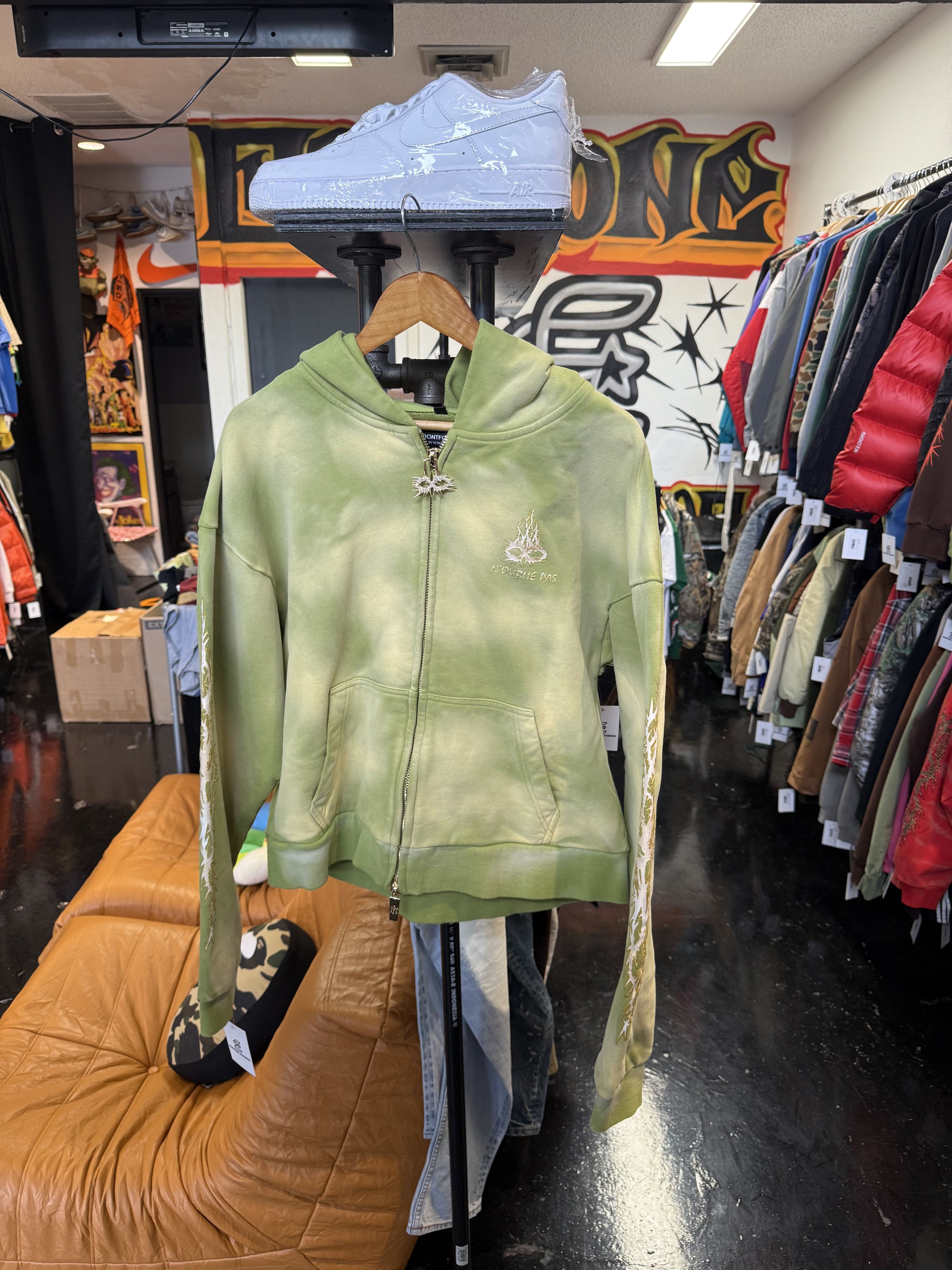 NOUBLIE PAS CROWN APPLE ZIP UP