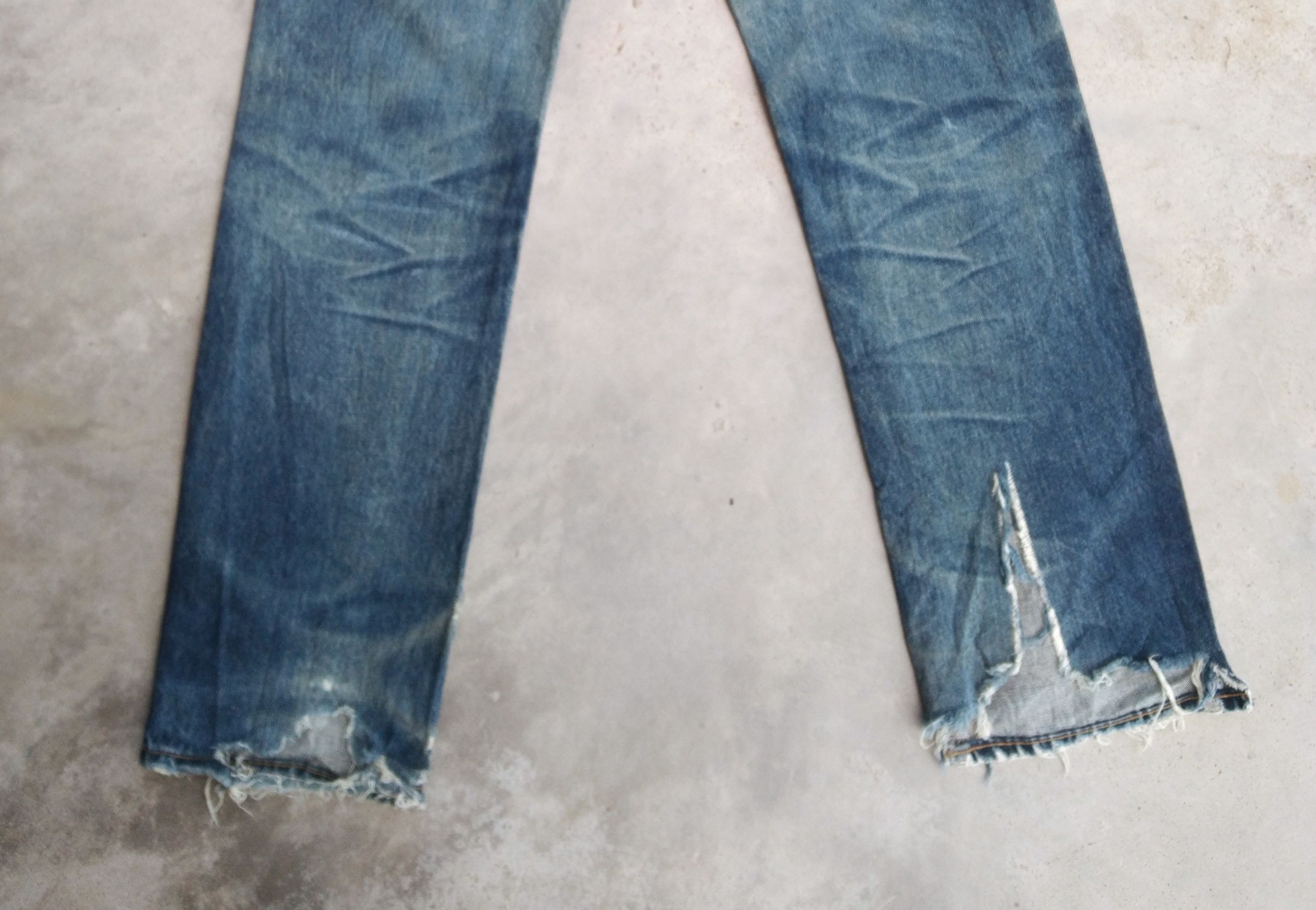 Japanese Brand Vintage Unique Clothing Warehouse Mud Wash Distressed Jeans Size US 27 - 5 Thumbnail