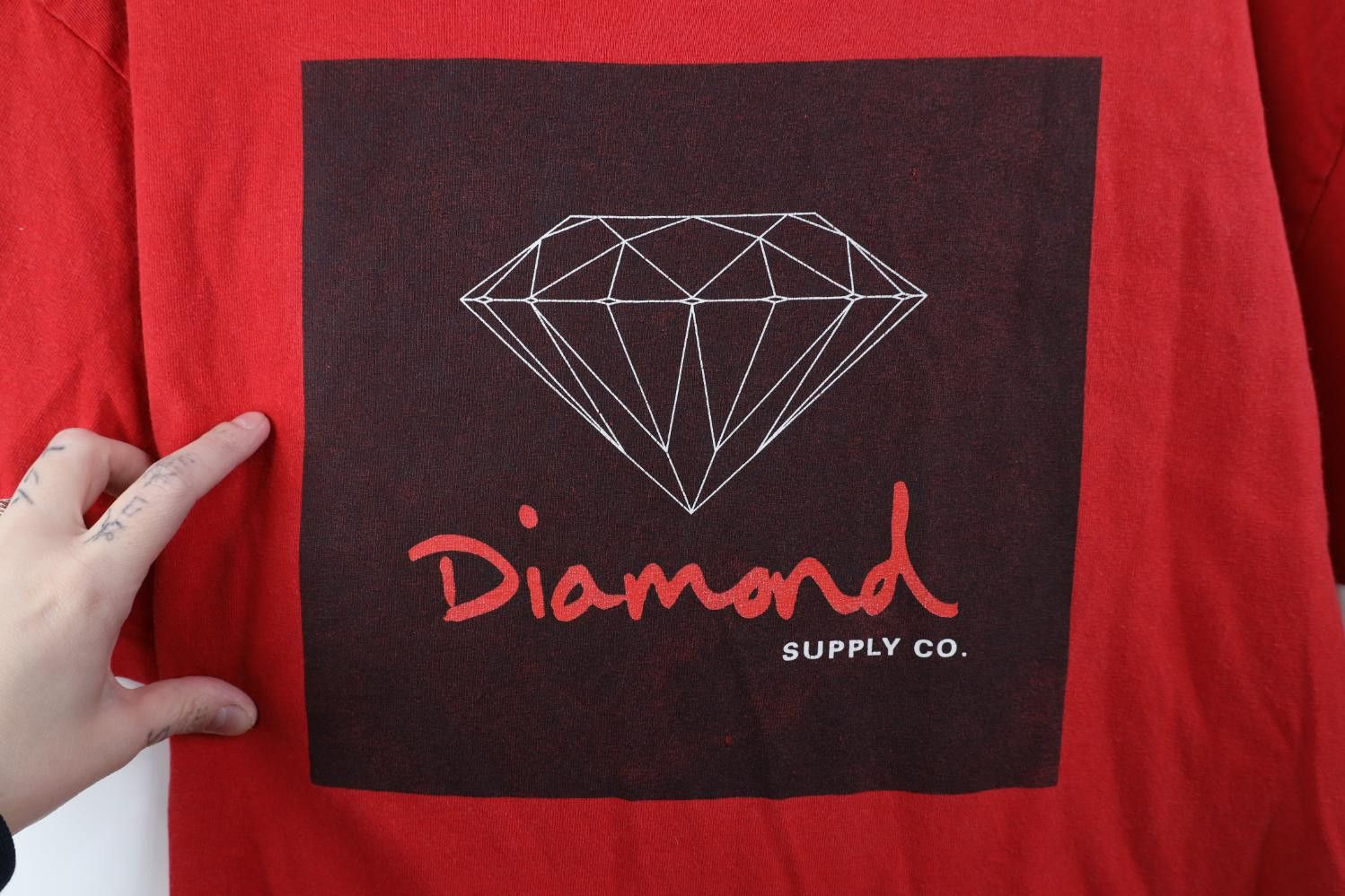Diamond Supply Co. Vintage Diamond Supply Co Spell Out Skateboard T-Shirt Red Size US L / EU 52-54 / 3 - 4 Thumbnail