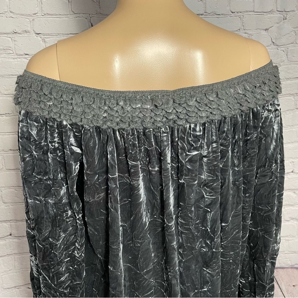 LOLA + SOPHIE Lola & Sophia Off The Shoulder Crushed Velvet Grey Top Size Size M / US 6-8 / IT 42-44 - 5 Thumbnail