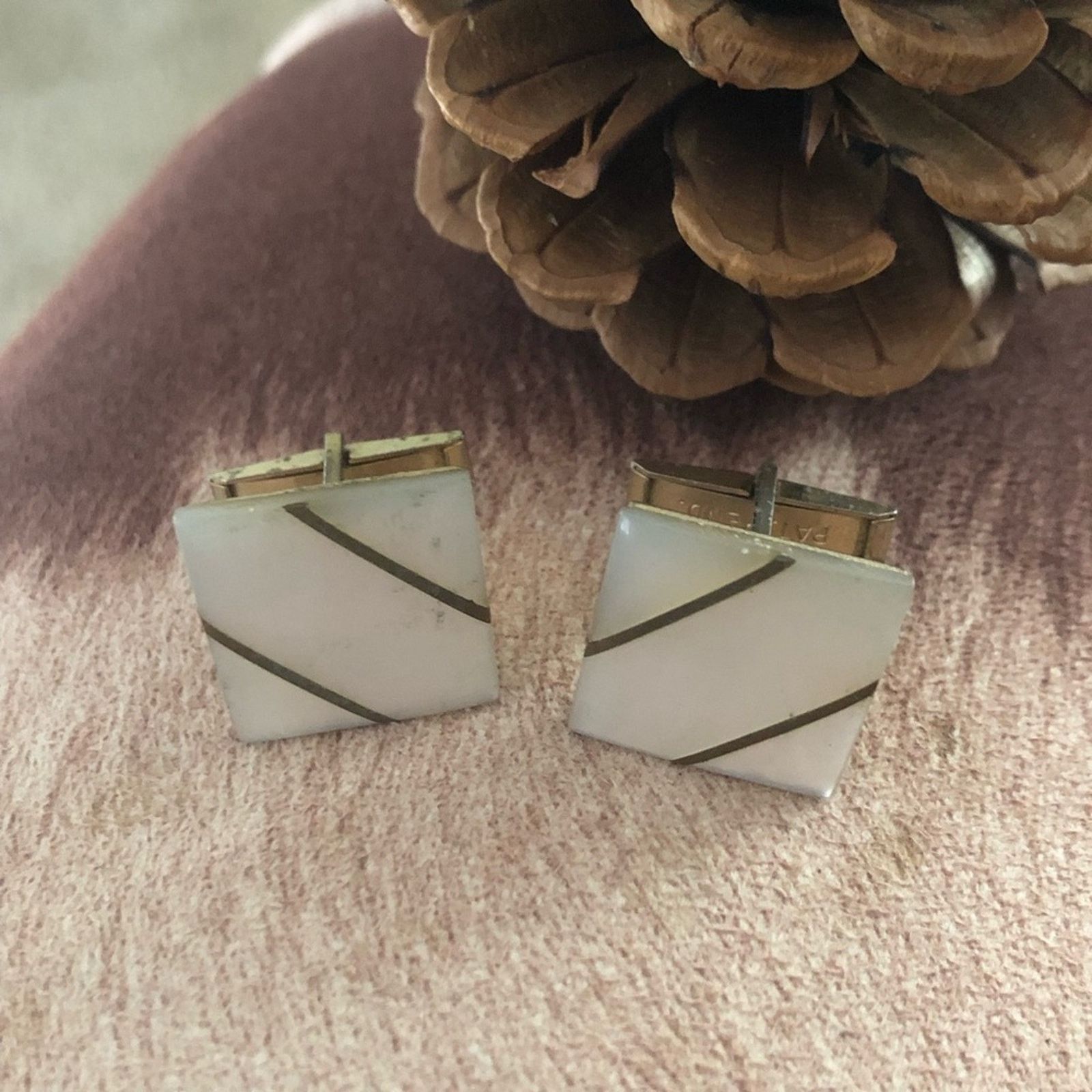 Vintage Vintage men’s square mother of pearl cuff links Size ONE SIZE - 1 Thumbnail