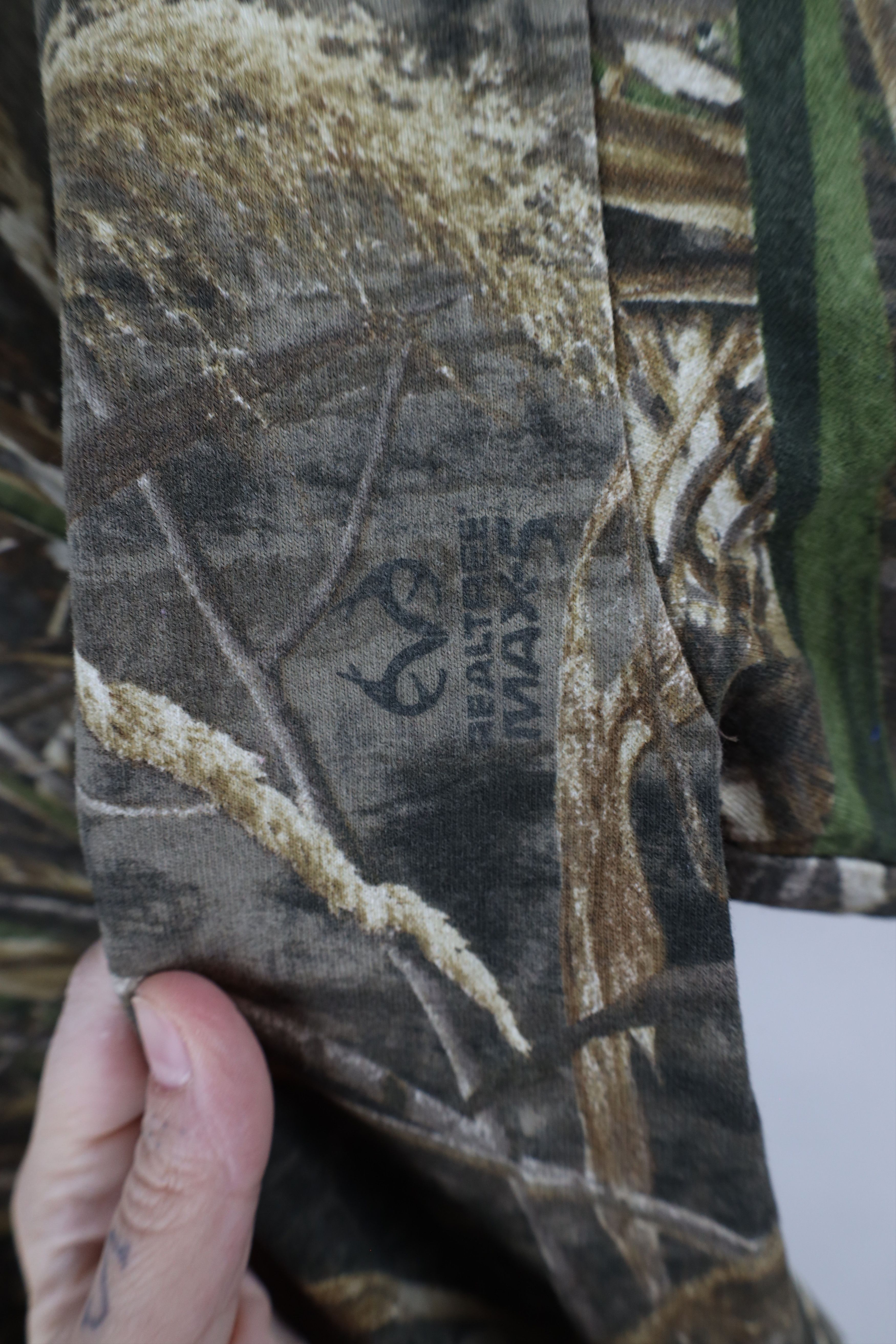 Russell Athletic × Vintage Vintage Y2K Russell Athletic Realtree Camouflage T-Shirt Size US M / EU 48-50 / 2 - 5 Thumbnail