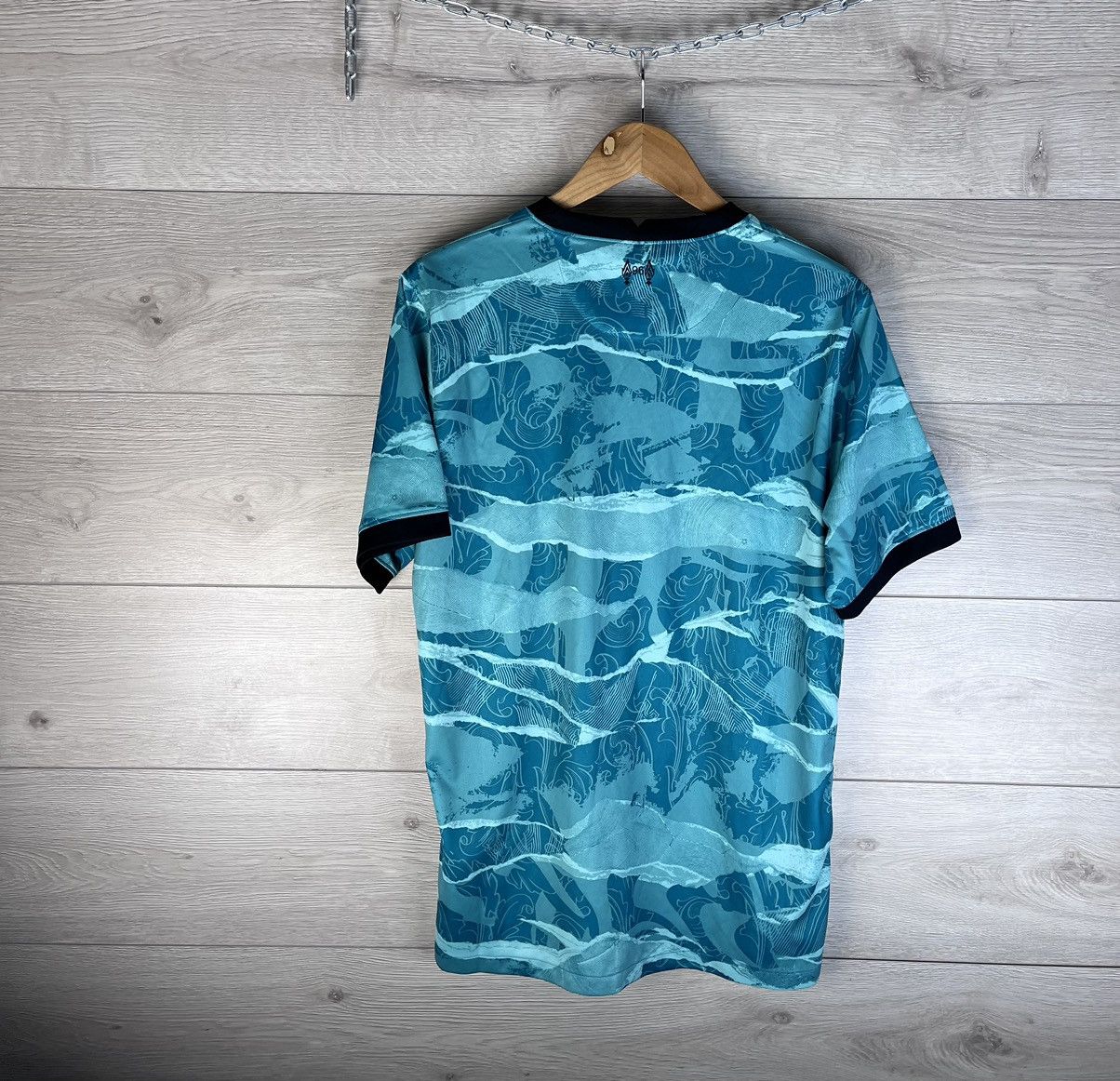 Nike Men's football soccer jersey Nike L.F.C Liverpool size L Size US L / EU 52-54 / 3 - 11 Thumbnail