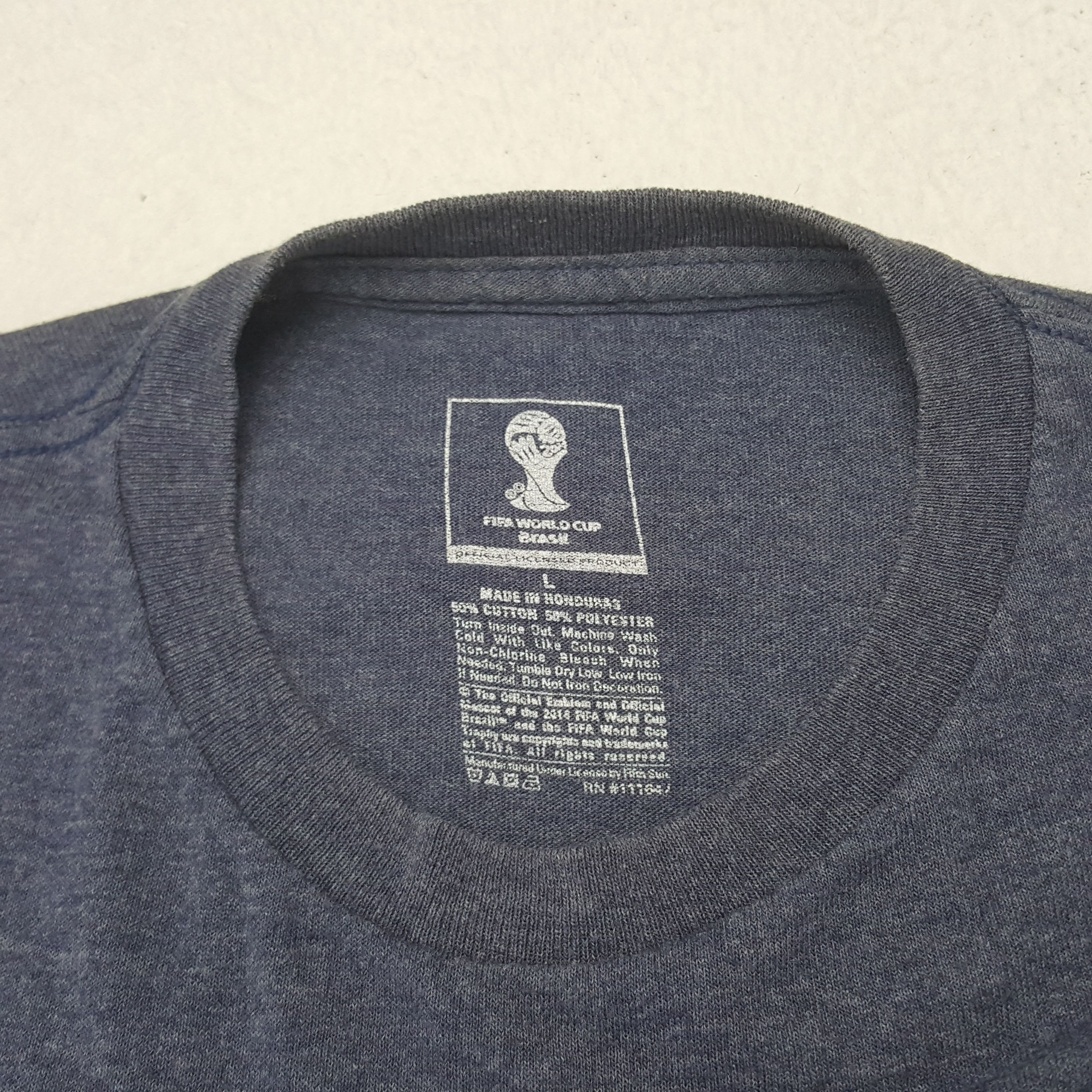 Vintage Vintage USA Fifa World Cup Brasil Soccer Tshirt C285N34 Size US L / EU 52-54 / 3 - 4 Thumbnail
