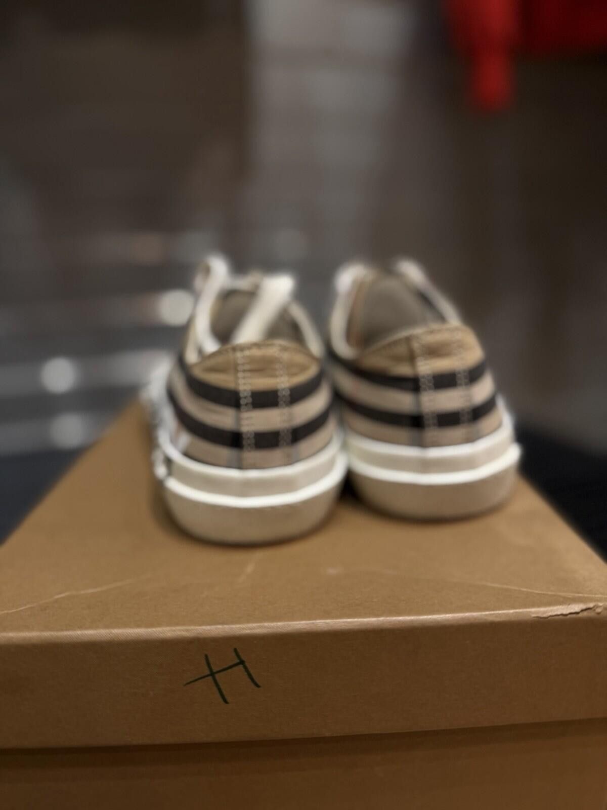 Burberry Burberry Women's Check Logo Lace-Up Size 36.5EU/6.5US W Size US 6.5 / IT 36.5 - 4 Thumbnail