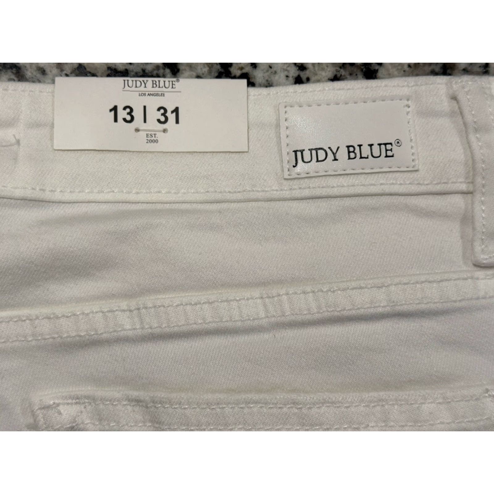 Denime Judy Blue Jeans Woman 13/31 White Boyfriend Distressed 5-Pocket Mid Rise 32 Inseam 29 Logo JB82276 WHT Size 34" / US 12 / IT 48 - 6 Thumbnail