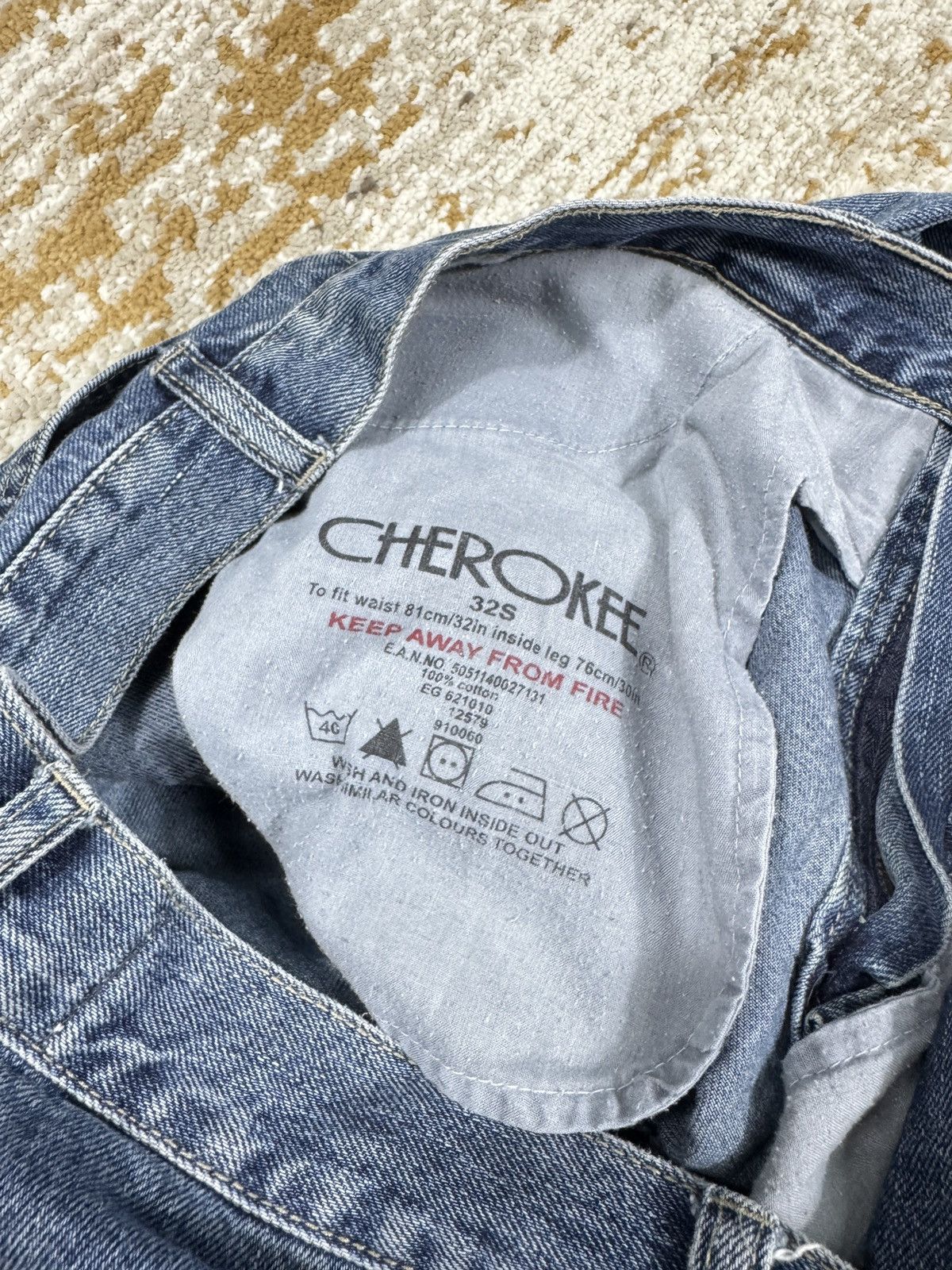 Vintage ᶠᵃⁿᶜʸᵍᵘʸ Vintage Baggy Washed Denim Jeans Wide leg Y2K Size US 33 - 6 Thumbnail