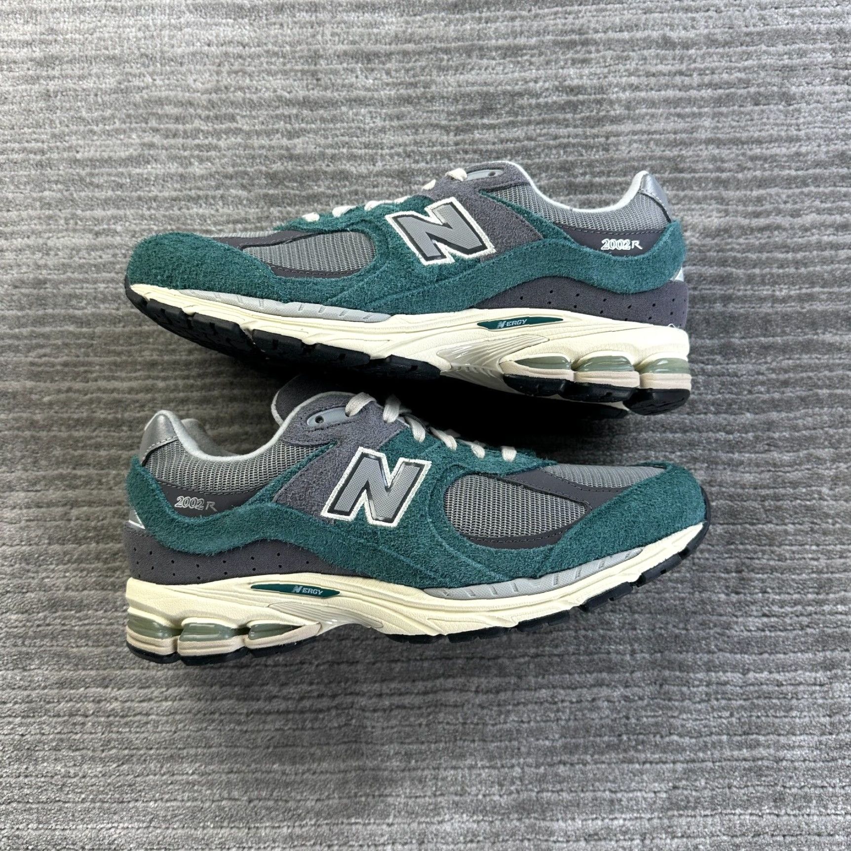 New Balance New Balance 2002R Mens Size 9 Green Spruce Magnet Suede Fuzzy Cushioned Breathable Sneaker Size ONE SIZE - 2 Thumbnail