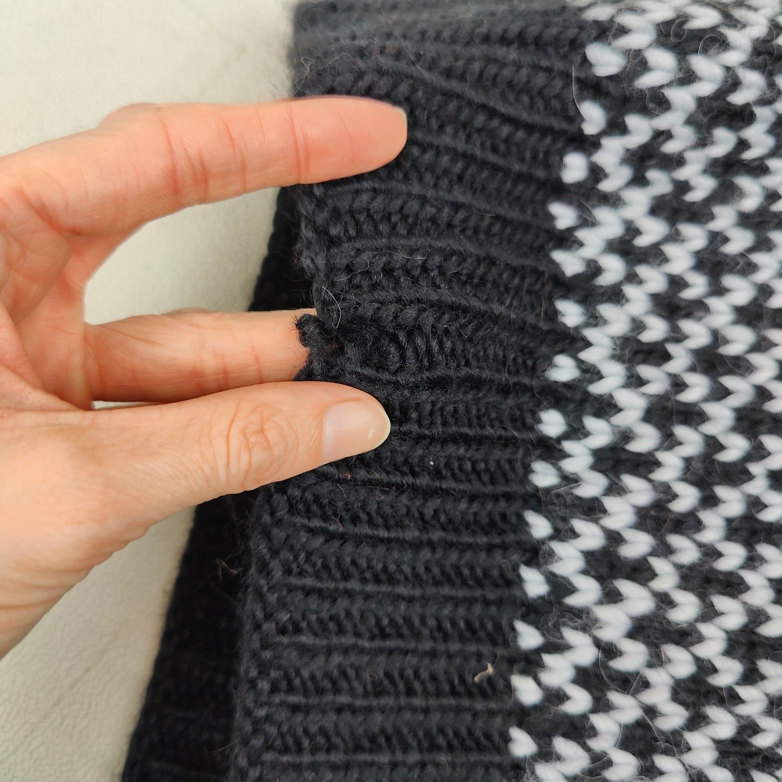 Lululemon Lululemon Infinitely Mad Scarf Silver Slate Black Thick Knit Size ONE SIZE - 4 Thumbnail