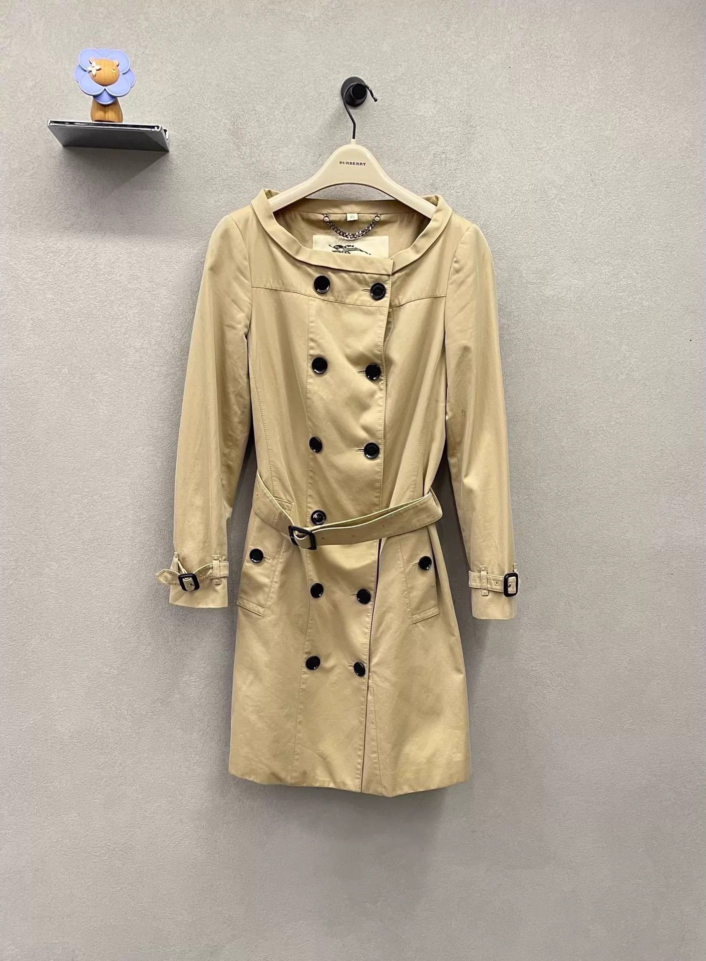 Burberry Burberry Classic Beige Belted Trench Coat 38 Unique Collar Size XS / US 0-2 / IT 36-38 - 1 Thumbnail