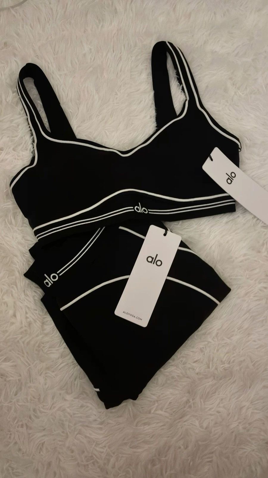 Alo Yoga Alo Yoga black & white set Size 28" / US 6 / IT 42 - 1 Thumbnail