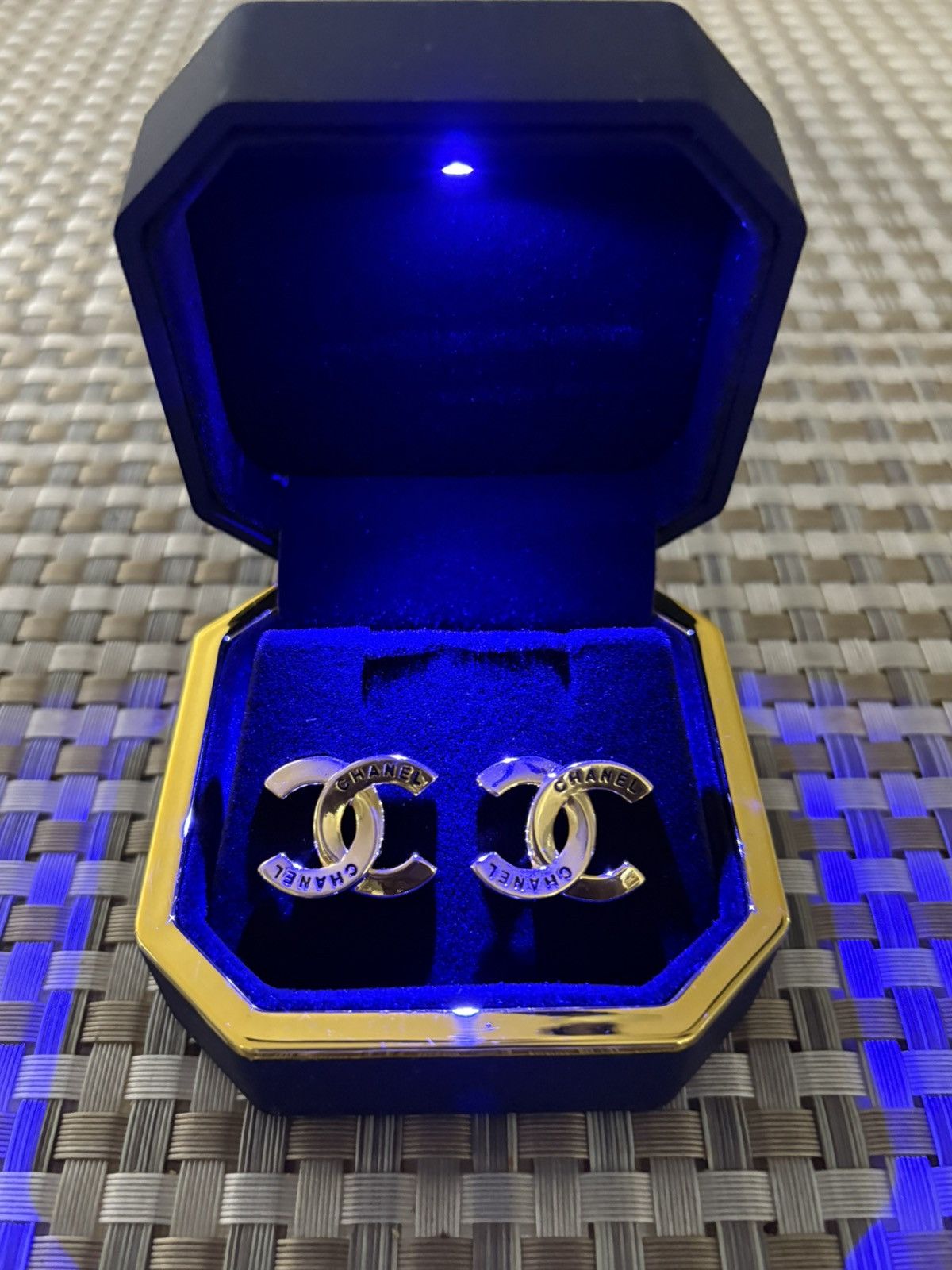Chanel Chanel Vintage Gold Plated Stud Earrings Size ONE SIZE - 7 Thumbnail