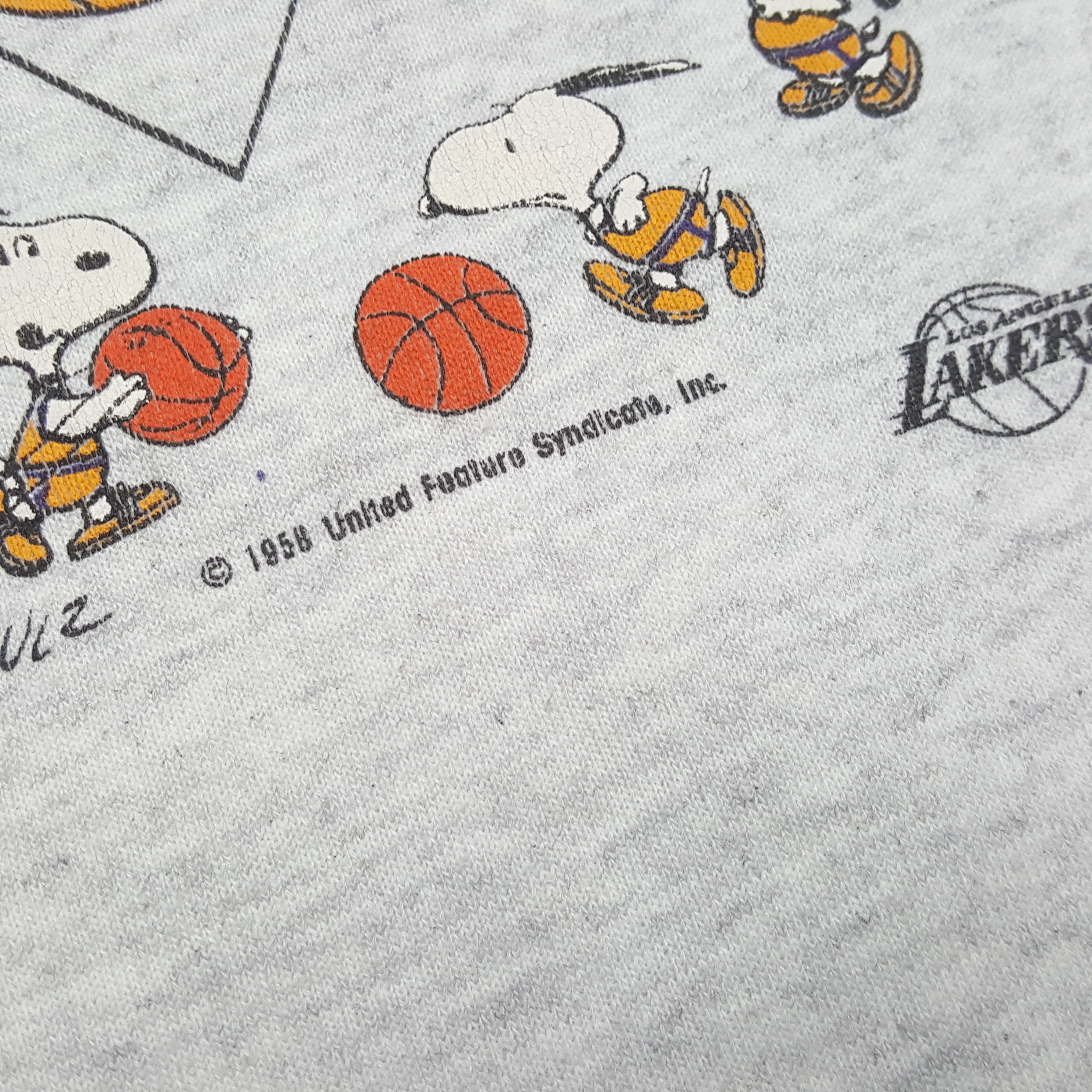NBA × Vintage LAKERS LOS ANGELES NBA X Snoopy Cartoon Vintage Sweatshirt Size XS / US 0-2 / IT 36-38 - 8 Thumbnail