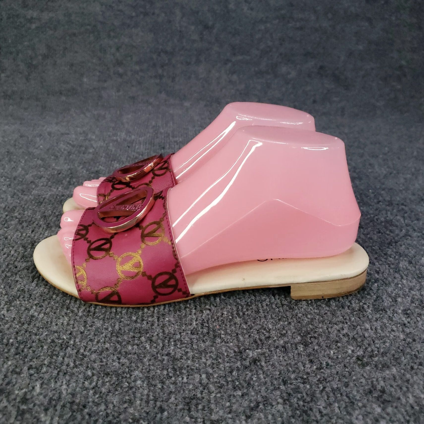 Valentino Valentino Sandals Womens Size 7 Pink Slip-On Casual Flat Leather Logo Emblem Size US 7 / IT 37 - 4 Thumbnail