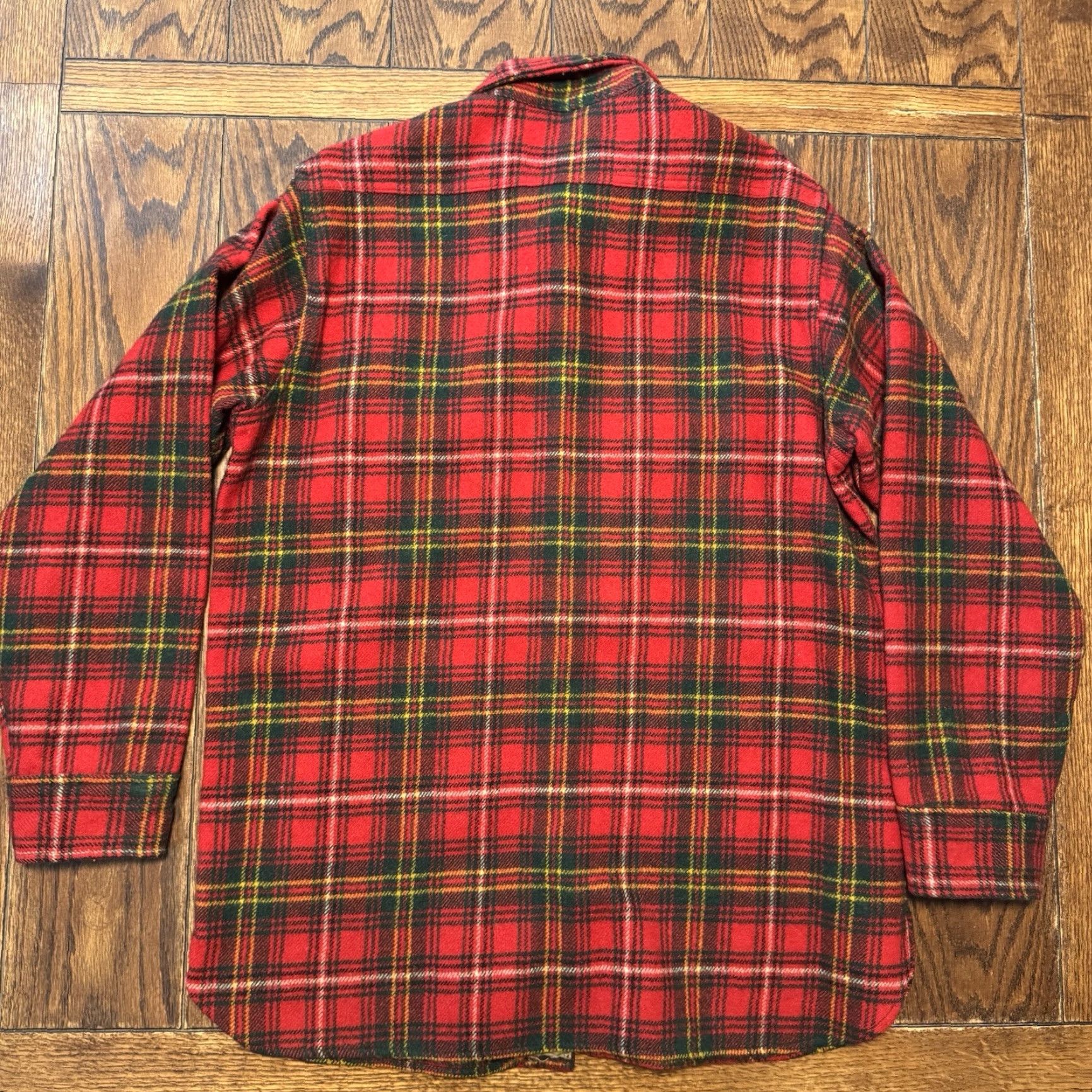 Vintage VINTAGE Woolrich Mens L Flannel Shirt Button Front Wool Plaid Red Size US L / EU 52-54 / 3 - 5 Thumbnail