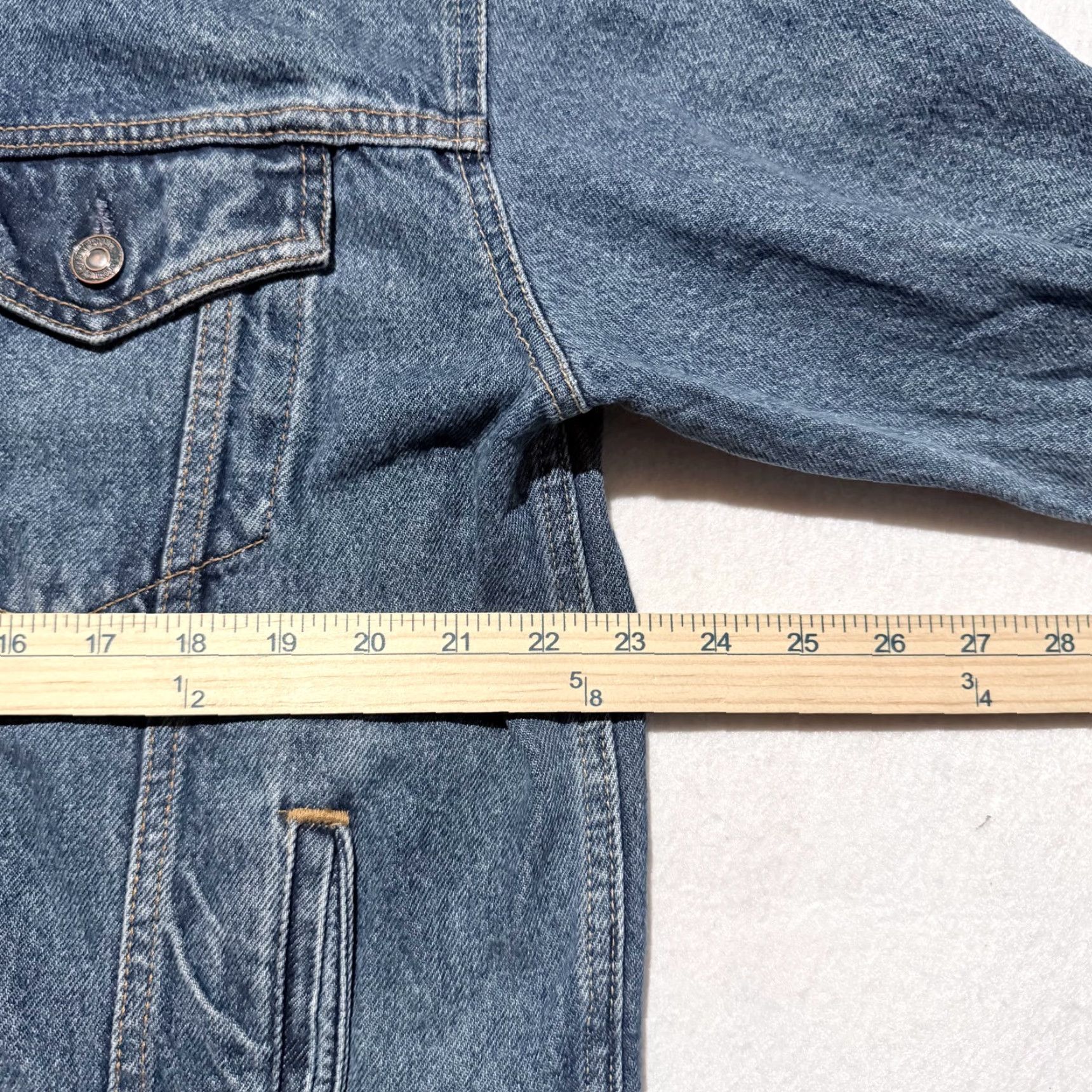 Levi's Vintage Levi Strauss & Co Trucker Jacket Men Blue Denim Retro Y2K Large Denim Jacket Mens Blue Vintage Levi’s Trucker Jacket, Regular Size L Size US L / EU 52-54 / 3 - 3 Thumbnail