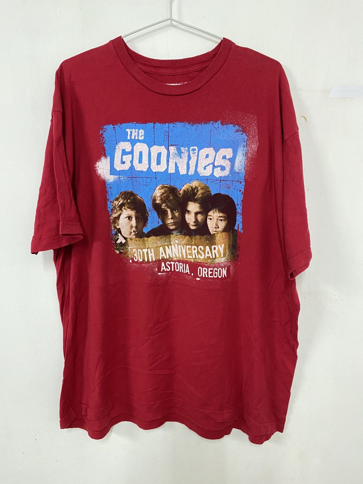 Warner Bros FILM THE GOONIES 30TH ANNIVERSARY Size US XL / EU 56 / 4 - 1 Thumbnail