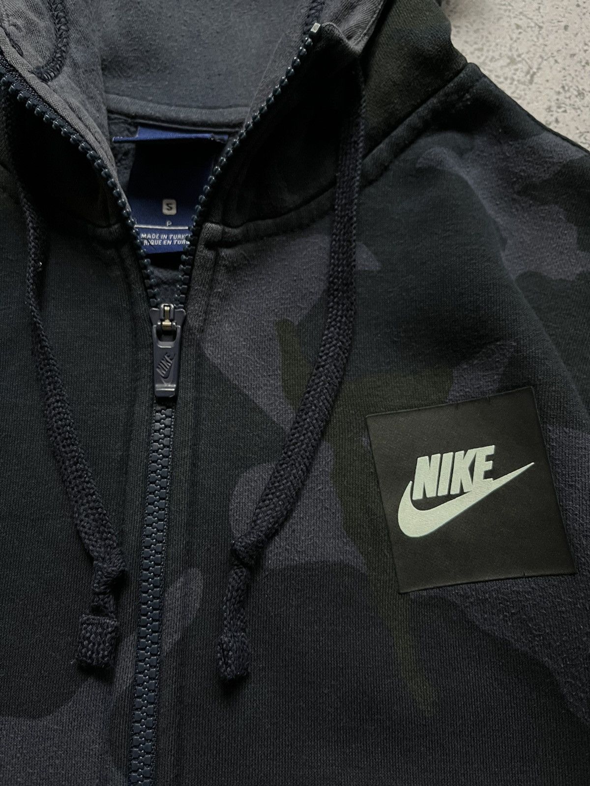 Nike Vintage Nike Boxy Fit Zip Up Hoodie Camo Embroidered Y2K USA Size US S / EU 44-46 / 1 - 4 Thumbnail