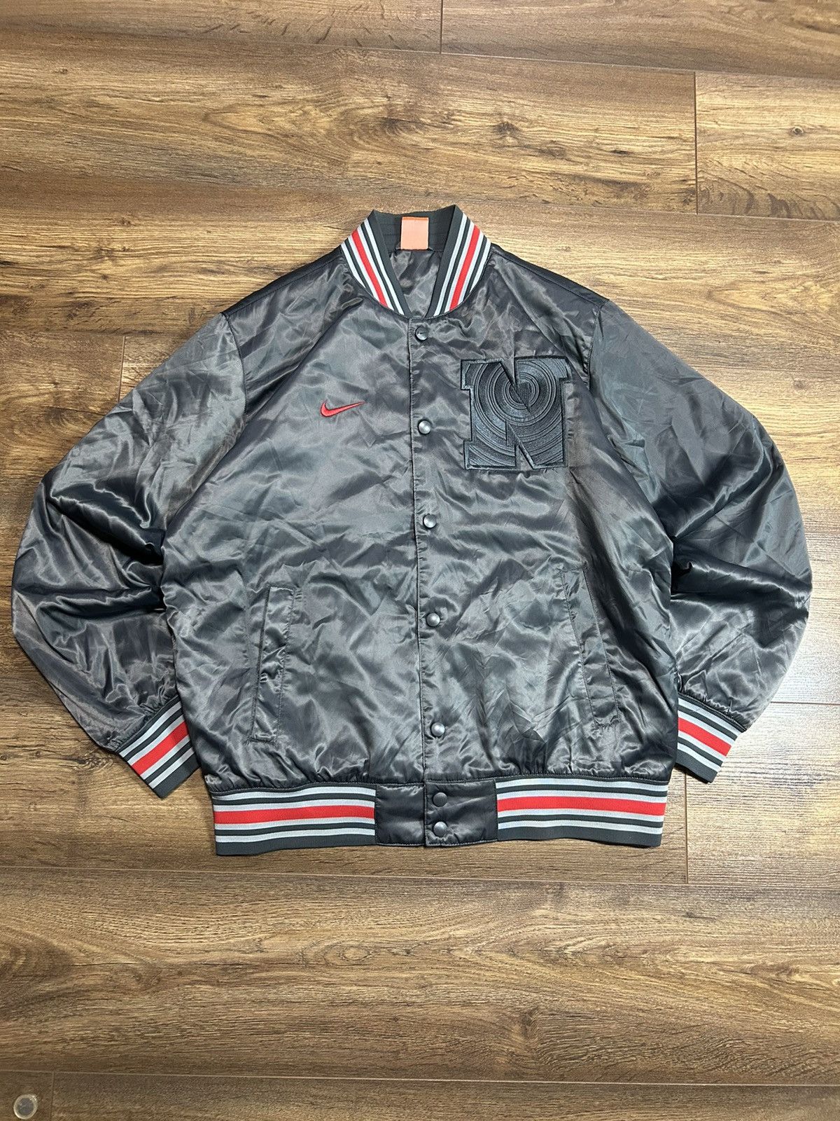 Nike Vintage Nike nylon bomber jacket Size US M / EU 48-50 / 2 - 1 Thumbnail