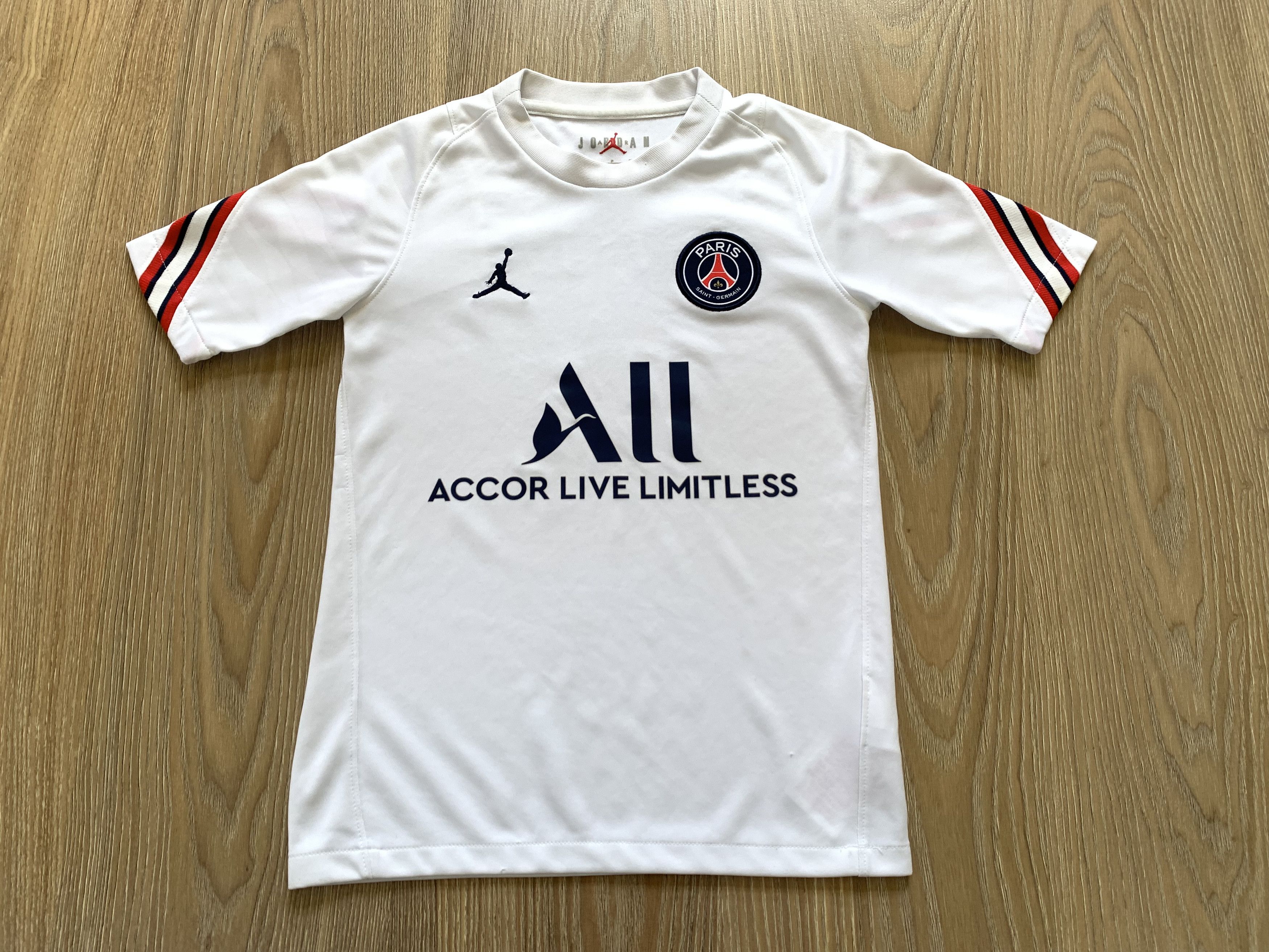 Jordan Brand Jordan Paris Saint-Germain Football Jersey Kids 2021 Size US XXS / EU 40 - 2 Thumbnail