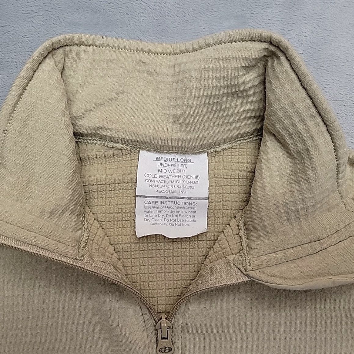Vintage Gen III US Army Cold Weather Mid Weight Shirt Men M Long Waffle Grid Fleece Pullover Beige Mock Neck Zip Shirt Mens Men Size US M / EU 48-50 / 2 - 3 Thumbnail