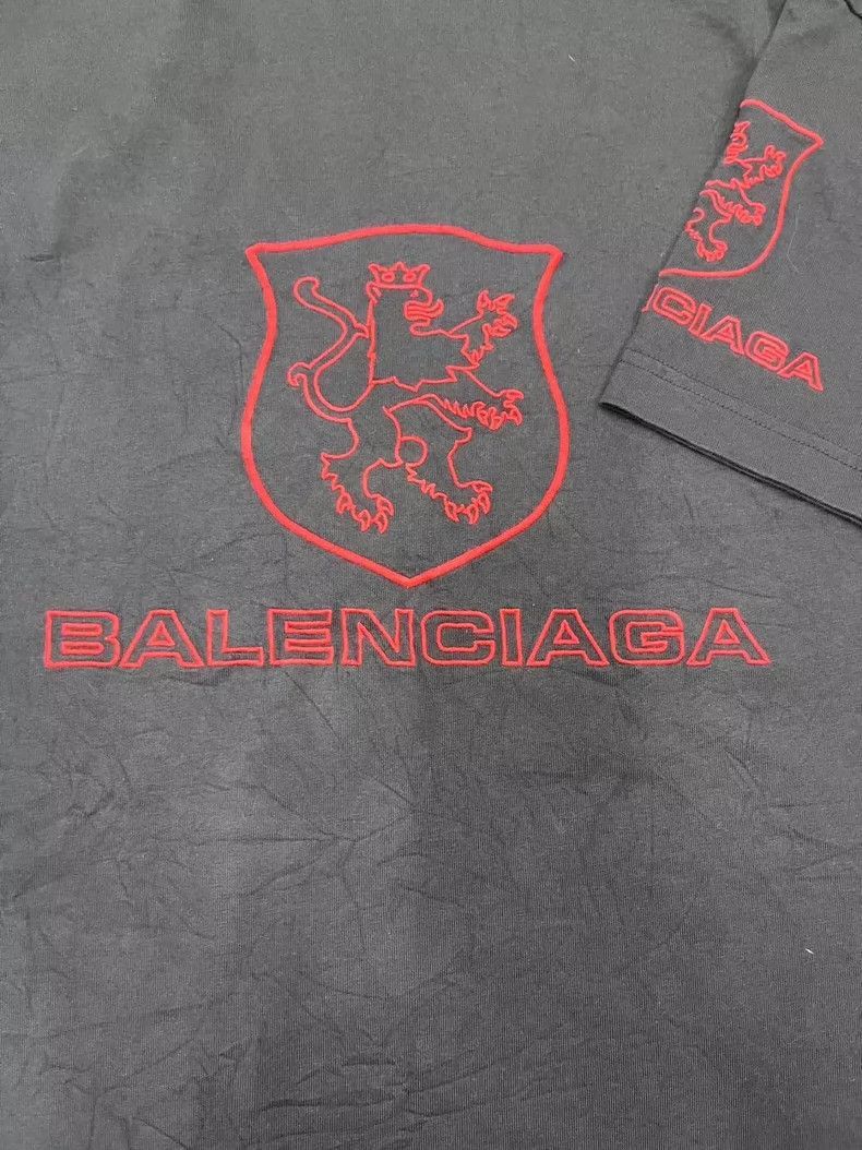 Balenciaga Balenciaga Lion Club Logo Short Sleeve TShirt-2505 Size US L / EU 52-54 / 3 - 3 Thumbnail