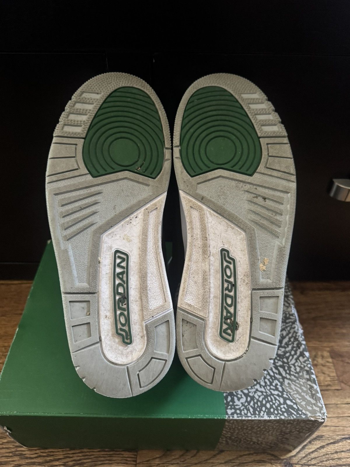 Jordan Brand Air Jordan 3 Retro 'Pine Green' Size US 10 / EU 43 - 12 Thumbnail