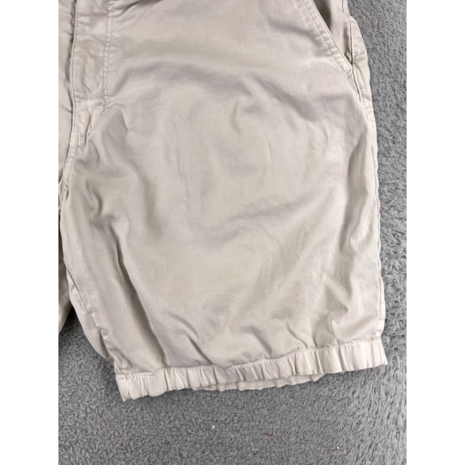 Tommy Bahama Tommy Bahama Shorts Men Flat Front Bermuda Casual Beach 40 Beige Logo Pockets Inseam 10 in Regular Fit Adults Mens Size US 40 / EU 56 - 4 Thumbnail