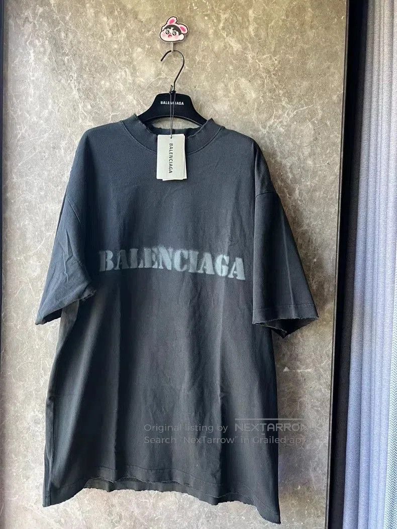 Balenciaga Balenciaga Blur Letter Short Sleeve Tee. Size US S / EU 44-46 / 1 - 1 Thumbnail