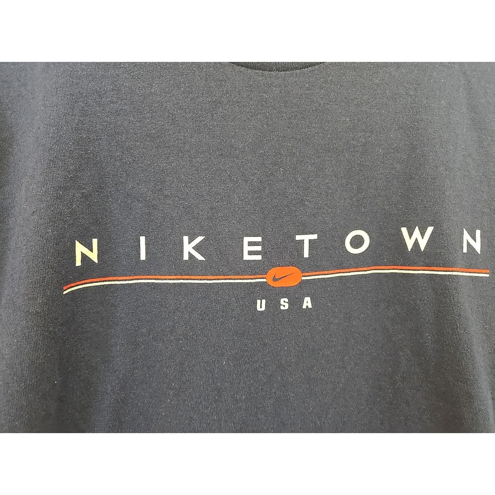 Nike Vintage 90s Nike Town USA T-shirt SIZE MEDIUM NAVY BLUE Size US M / EU 48-50 / 2 - 2 Thumbnail
