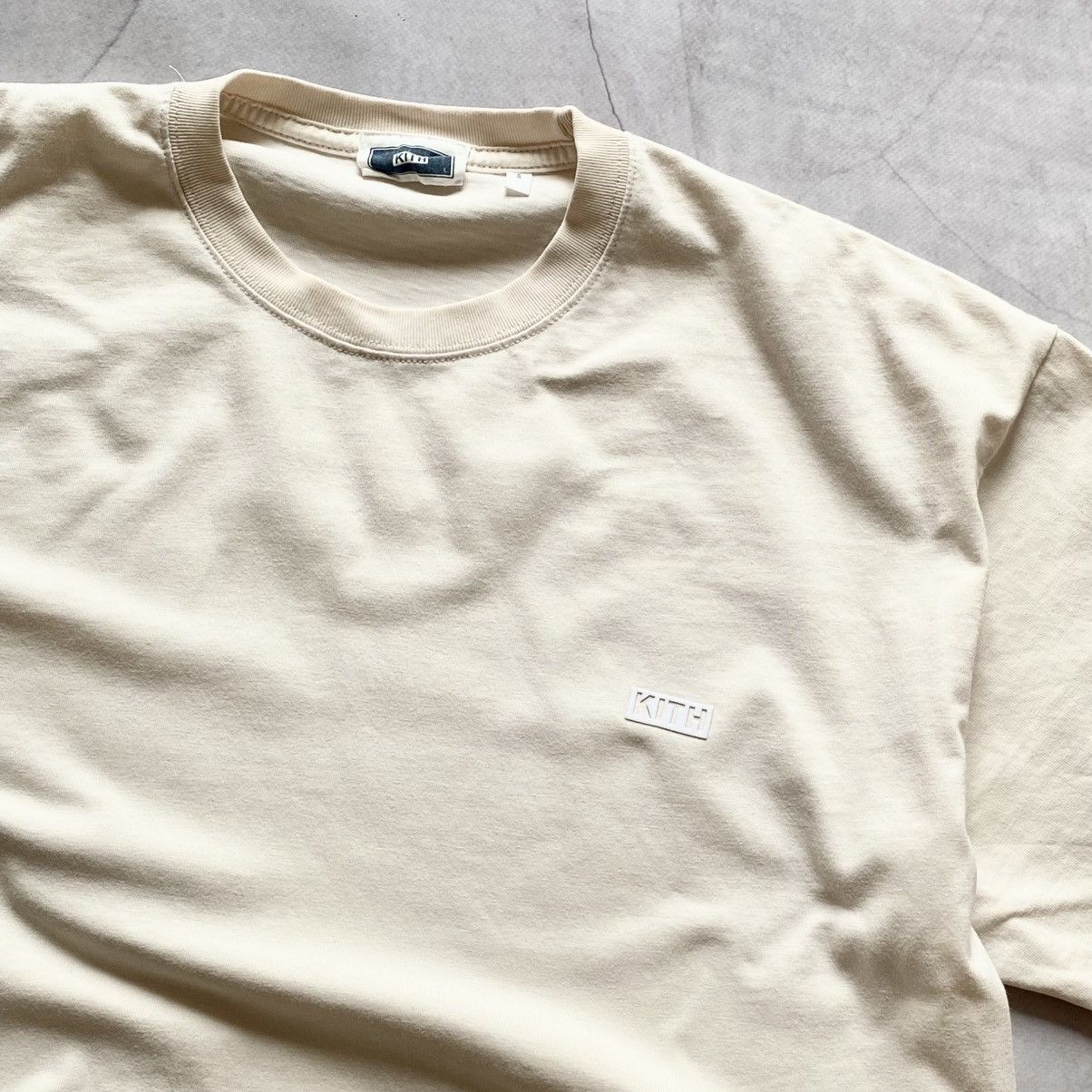 Kith Y2K Kith Beige Small Logo T-Shirt Tee Shirt japan Size US L / EU 52-54 / 3 - 2 Thumbnail