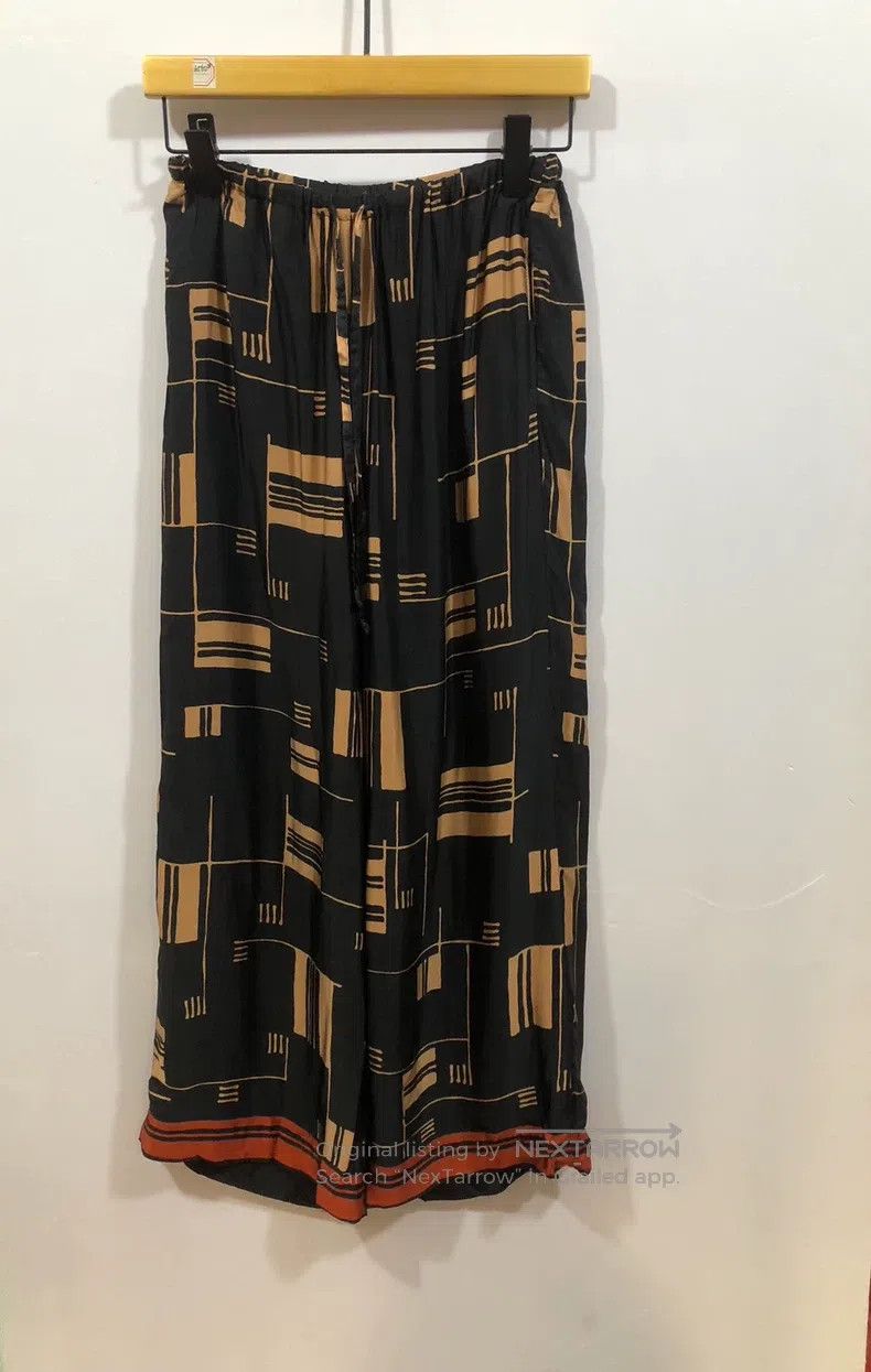 Dries Van Noten Dries Van Noten size:34 Black skirt Size 31" - 2 Thumbnail