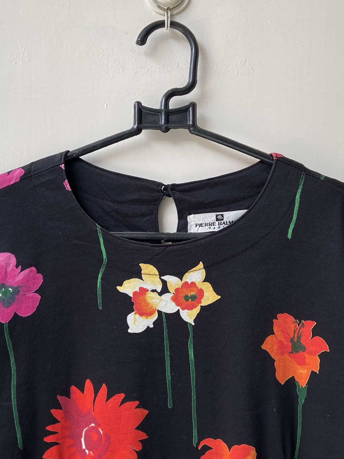 Pierre Balmain PIERRE BALMAIN Flower Motive T-shirt Size US S / EU 44-46 / 1 - 4 Thumbnail