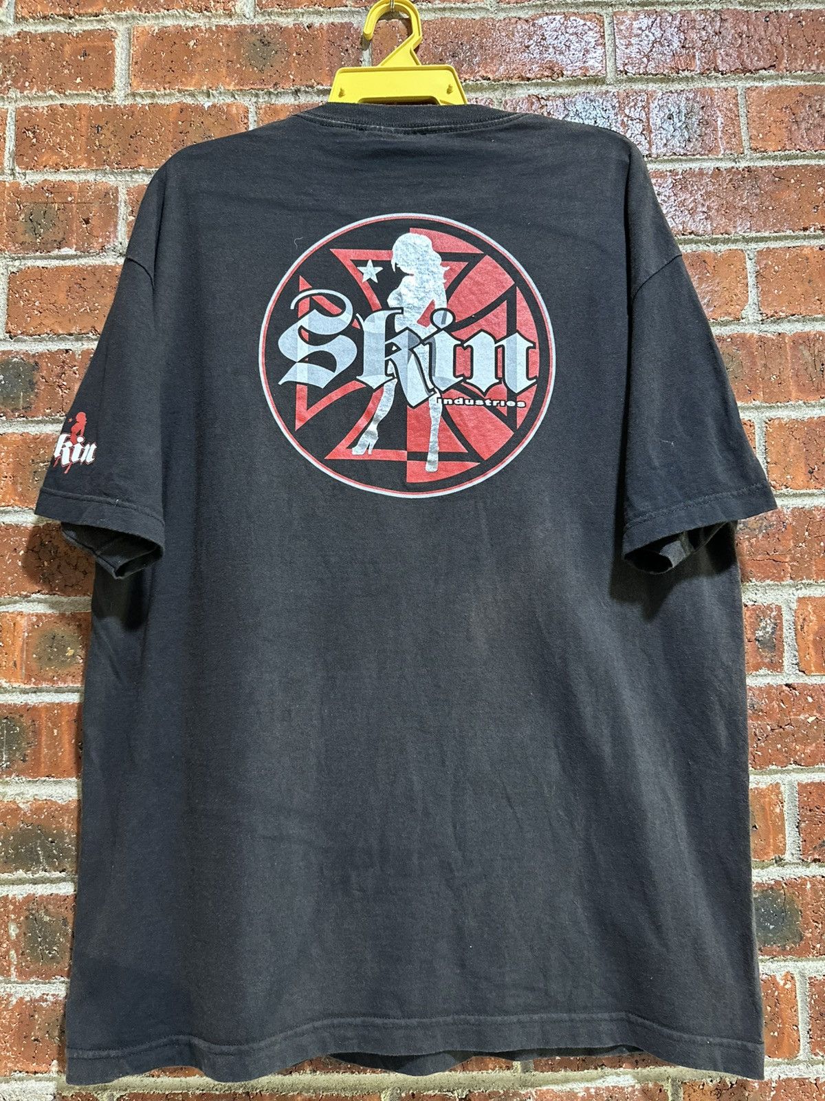 Girl Skateboards Thrashed Vintage Skim Industries Skateboard Sun Faded Tee Size US XL / EU 56 / 4 - 1 Thumbnail