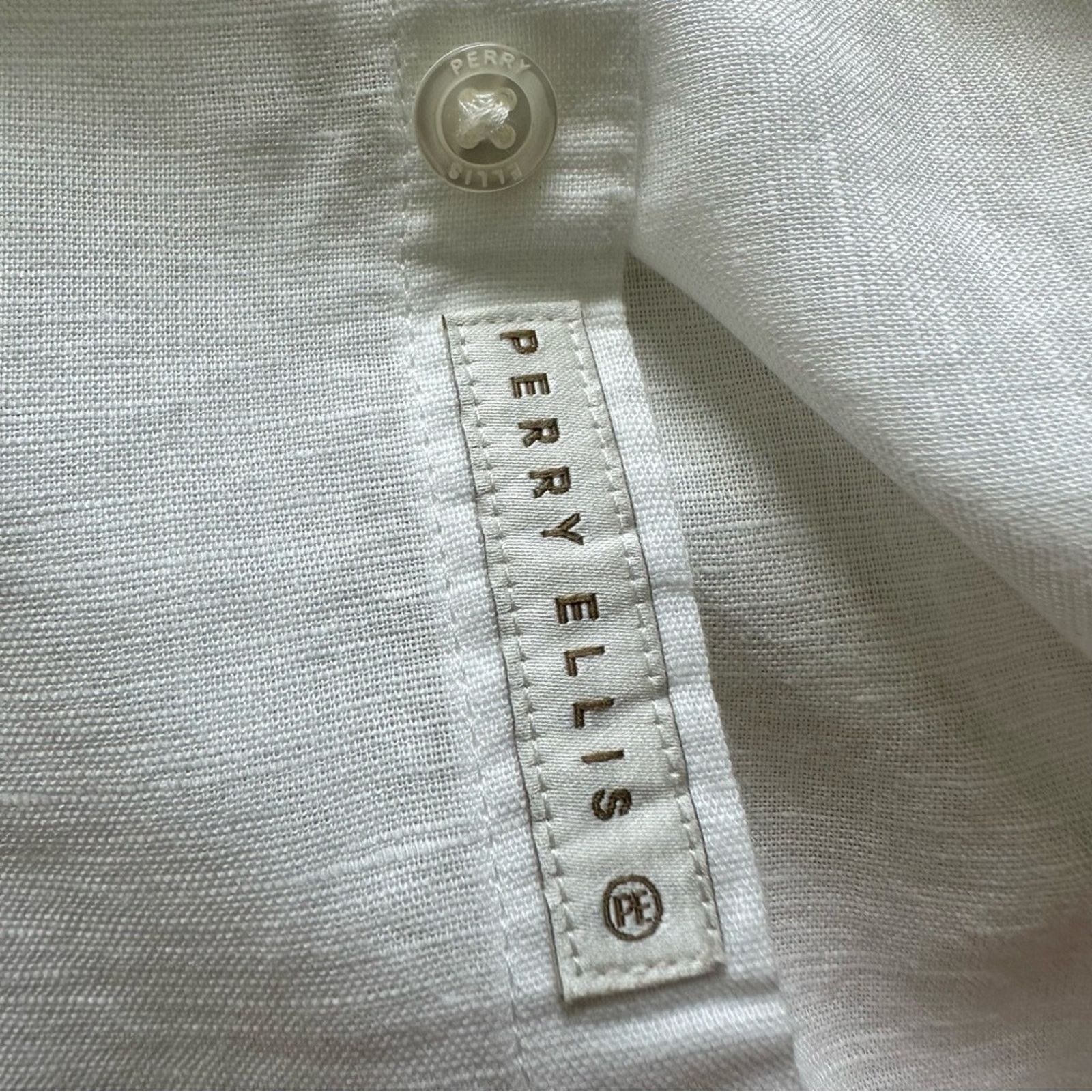 Perry Ellis NEW!!! Perry Ellis men linen shirt size L Size US L / EU 52-54 / 3 - 6 Thumbnail