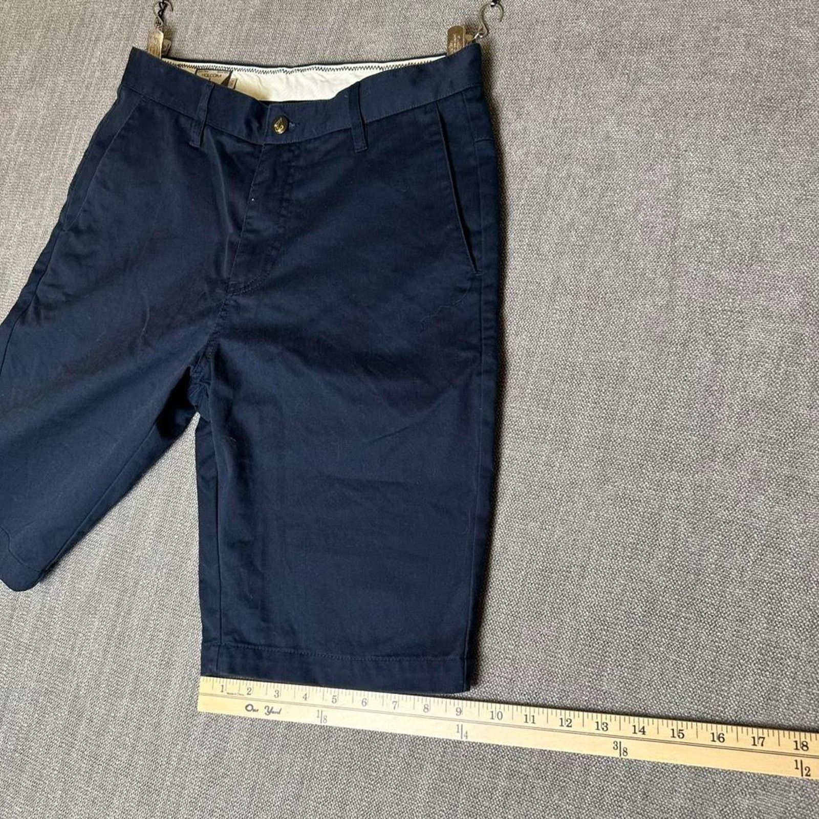 Volcom Volcom navy shorts skater fit Size US 30 / EU 46 - 6 Thumbnail
