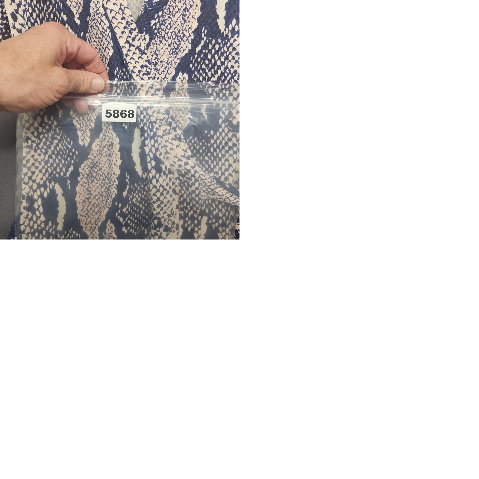 Diane von Furstenberg DVF Diane von Furstenberg Silk Wrap Dress Blue White Snake Print Size 6 Women Dress Size M / US 6-8 / IT 42-44 - 11 Thumbnail