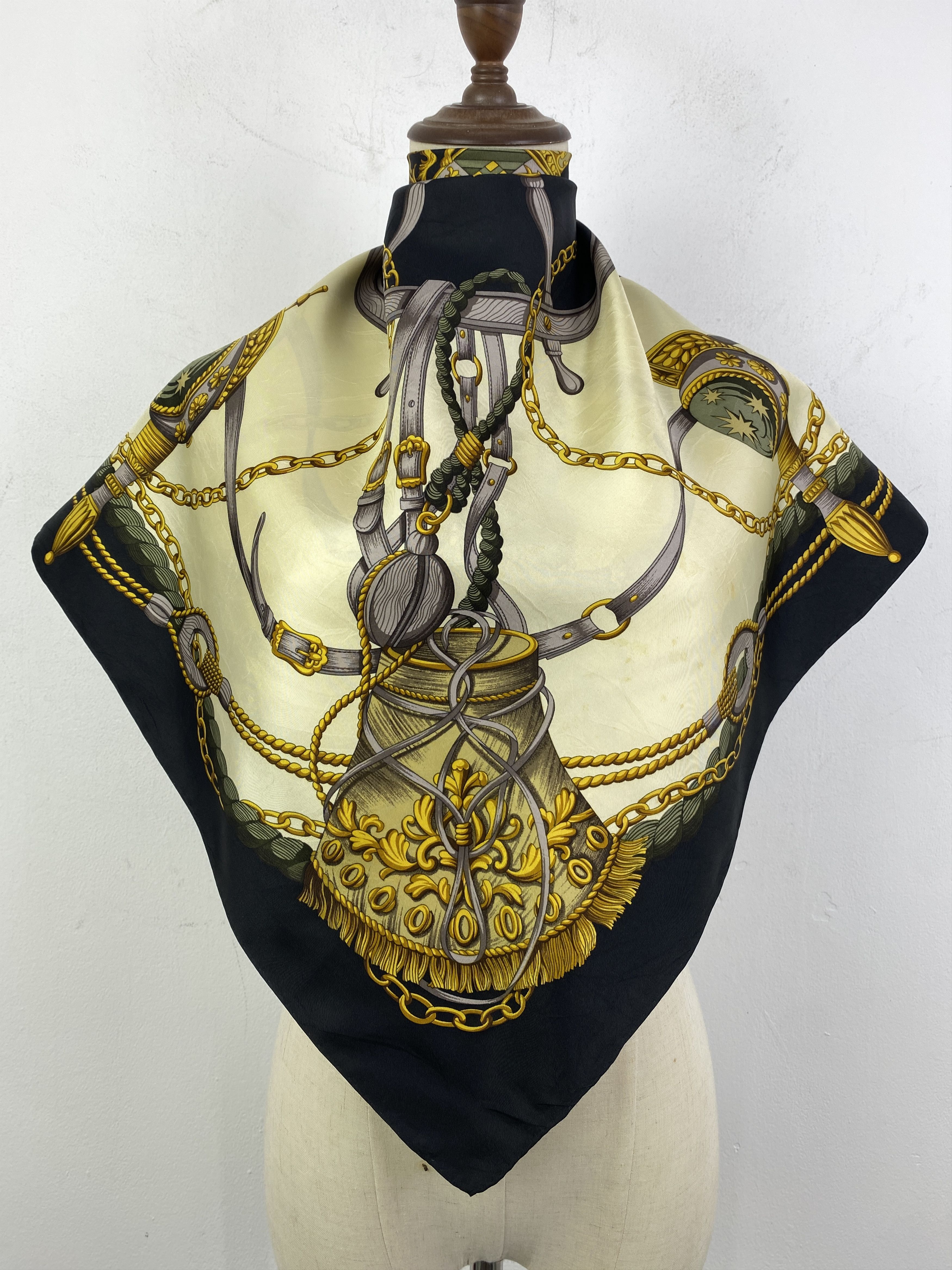 Japanese Brand Japan Designer Silk Scarf / Silk Shawl SN0241 Size ONE SIZE - 1 Thumbnail