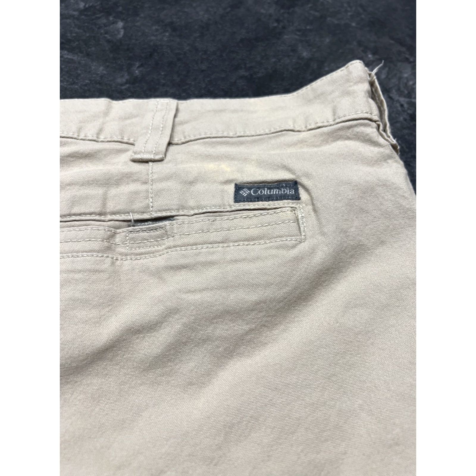 Vintage Columbia Shorts Mens 40W Khaki 10" Inseam Elastic Waist Pockets Casual Outdoor Chino Cotton Beige Mens Size US 40 / EU 56 - 4 Thumbnail
