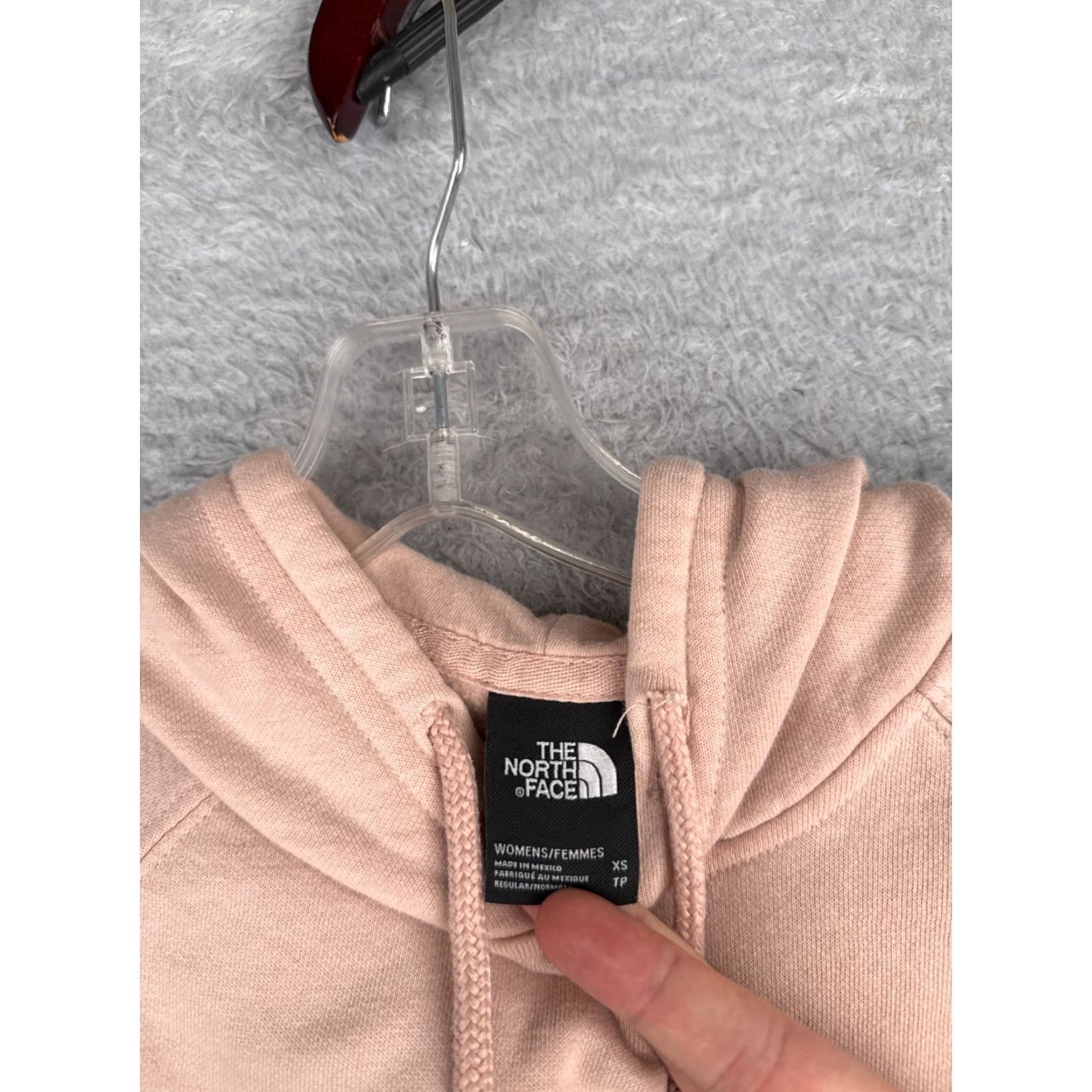 The North Face VINTAGE The North Face Hoodie Womens XS Pink Pullover Crew Neck Solid Logo Pocket Regular Fit - 30 in Chest Girls/Boys? Size XS / US 0-2 / IT 36-38 - 7 Thumbnail