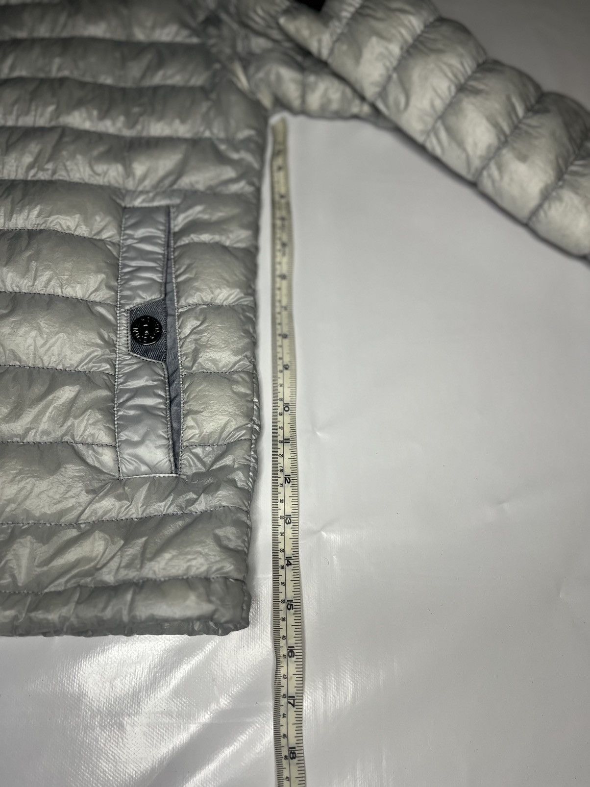 Stone Island Stone Island Lightweight Down Jacket Silver Grey – Size L Size US L / EU 52-54 / 3 - 10 Thumbnail