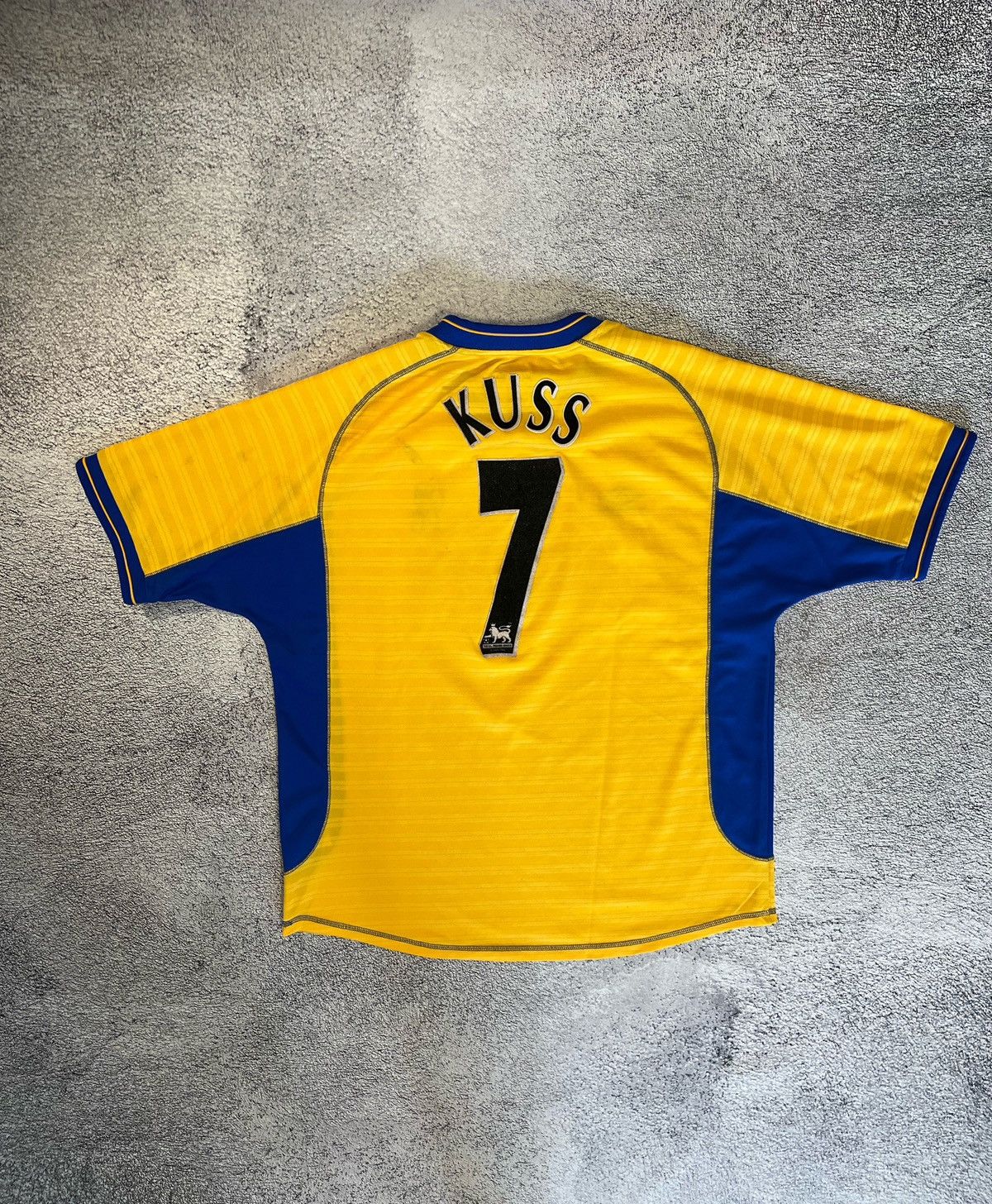 Umbro Chelsea FC 2000 Umbro Vintage Away Football Shirt Jersey Size US L / EU 52-54 / 3 - 8 Thumbnail
