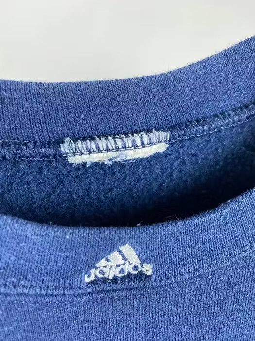 Adidas Adidas vintage fleece sweatshirt size M navy center logo Size US M / EU 48-50 / 2 - 3 Thumbnail