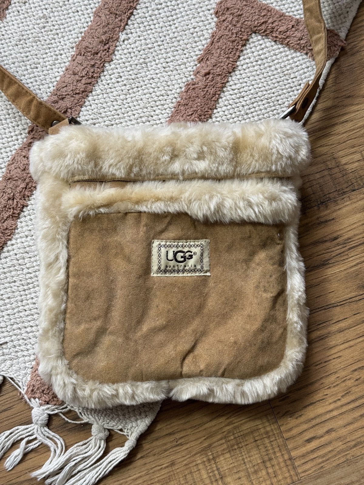 Ugg × Vintage VINTAGE UGG SUEDE TAN FUR MOHAIR CROSSBODY BAG Size ONE SIZE - 2 Thumbnail