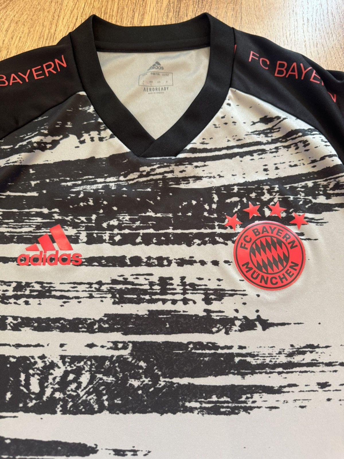 Adidas BAYERN MUNICH 2020/2021 ADIDAS FOOTBALL JERSEY FI6228 SIZE L Size US L / EU 52-54 / 3 - 7 Thumbnail