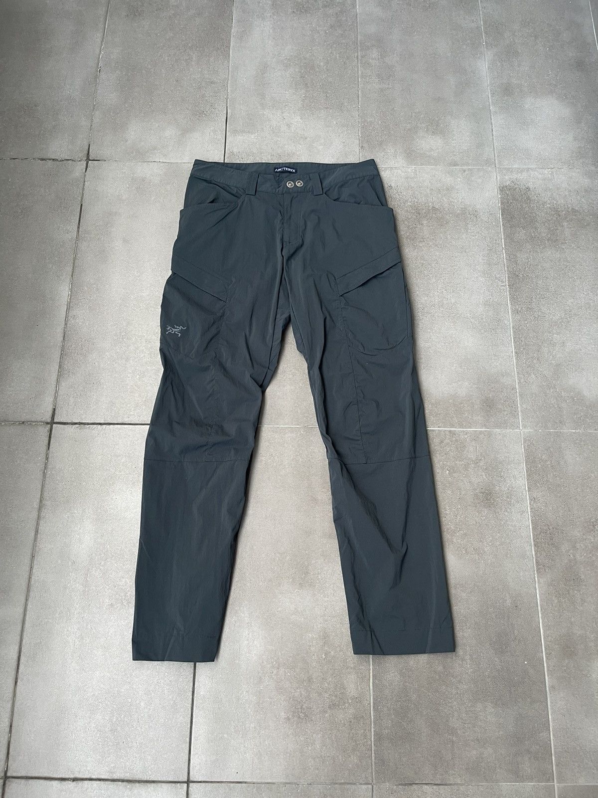 Arc'teryx Arc'Teryx Technical Grey Swamp Cargo Track Pants Size US 32 / EU 48 - 2 Thumbnail