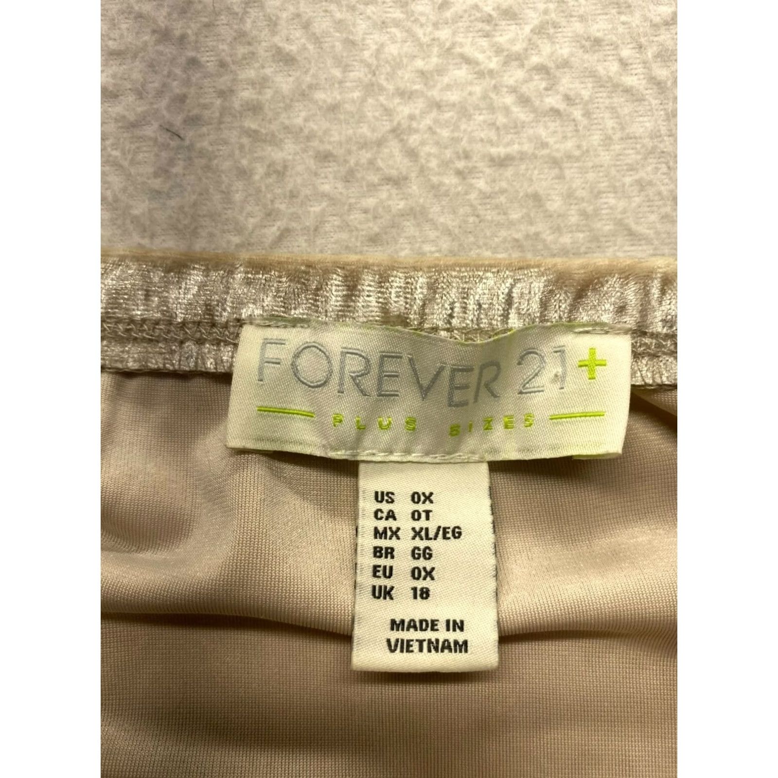Forever 21 Forever 21+ Gold Velvet Off-Shoulder Dress Plus 0X Women Size XL / US 12-14 / IT 48-50 - 3 Thumbnail