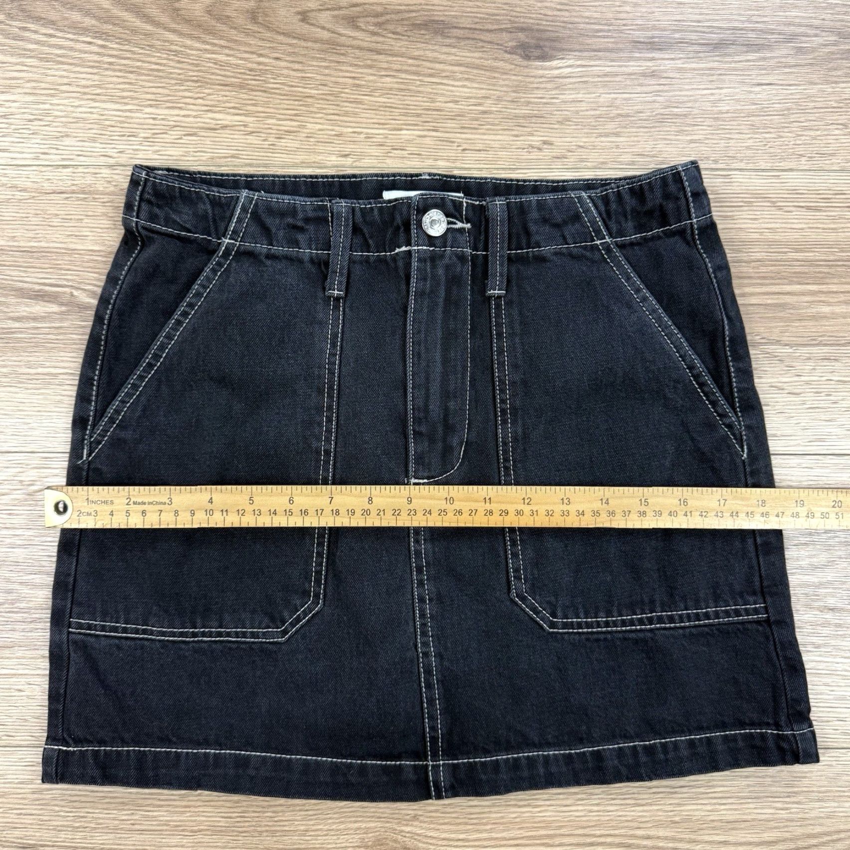 Forever 21 Forever 21 Black Denim Mini Skirt Womens Medium With Pockets Size 32" / US 10 / IT 46 - 6 Thumbnail
